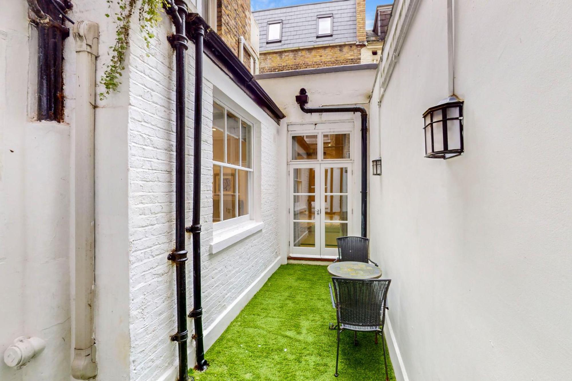 Stunning 2bd Flat In South Kensington With A Patio *