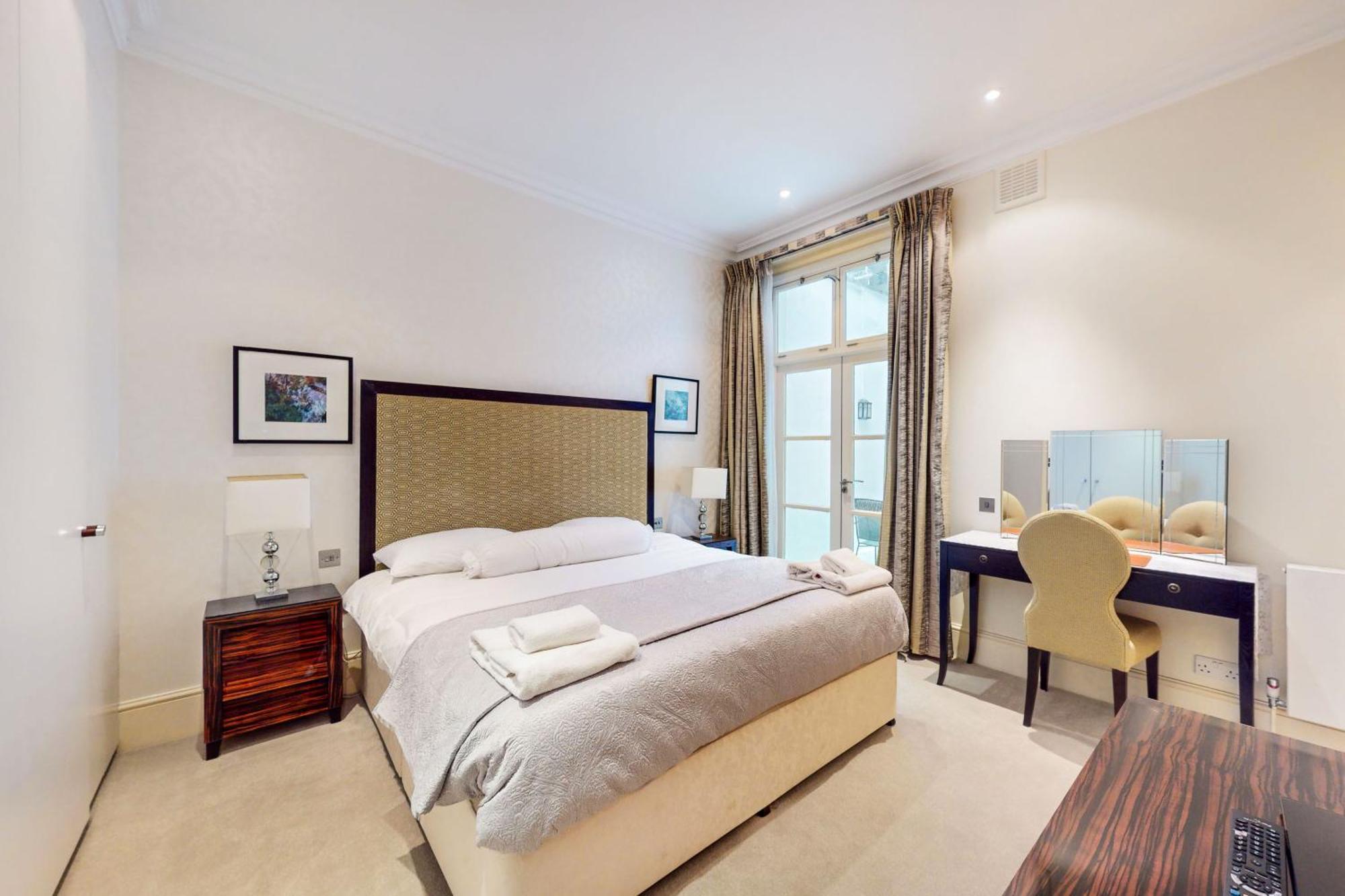 Stunning 2bd Flat In South Kensington With A Patio *