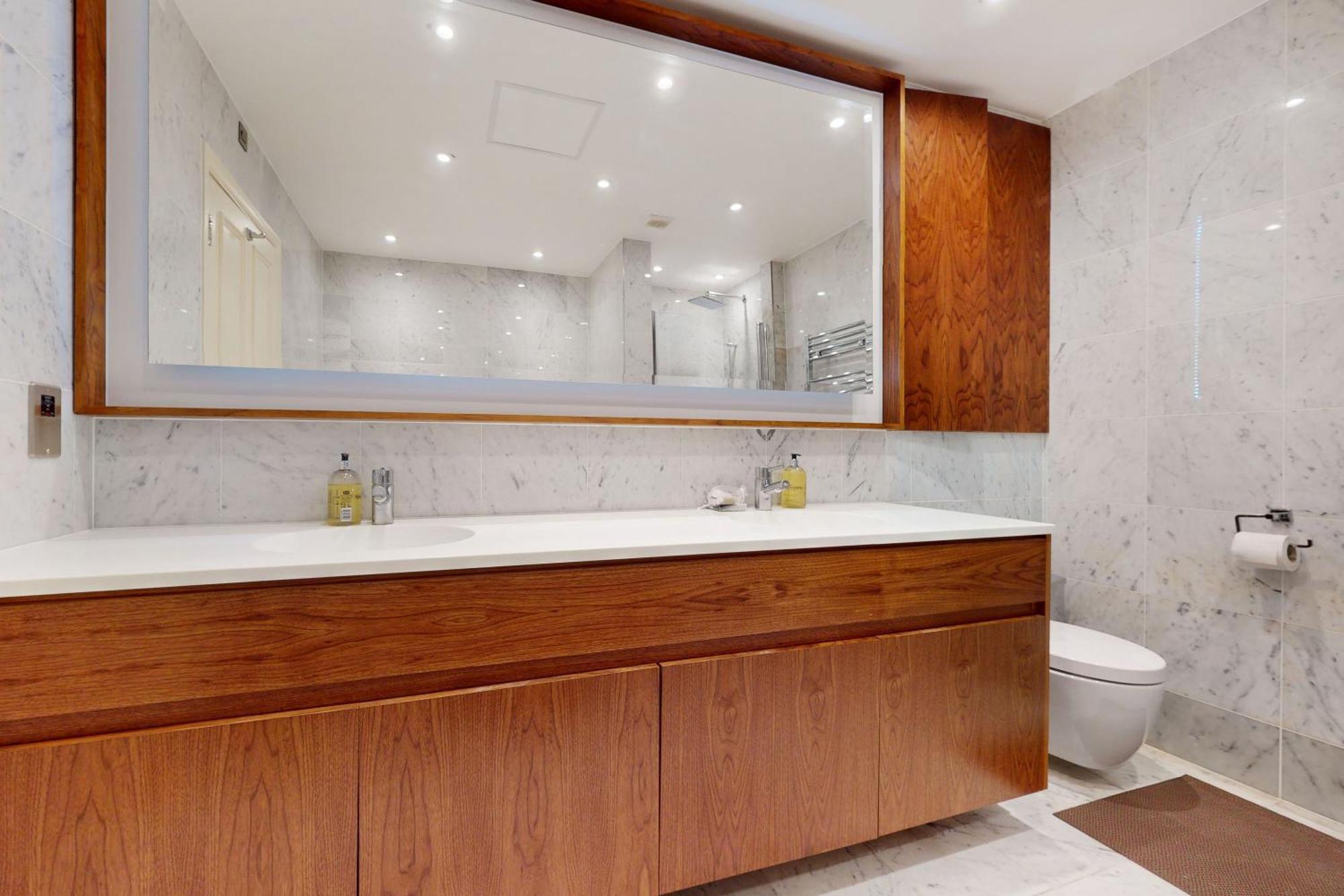 Stunning 2bd Flat In South Kensington With A Patio Apartment