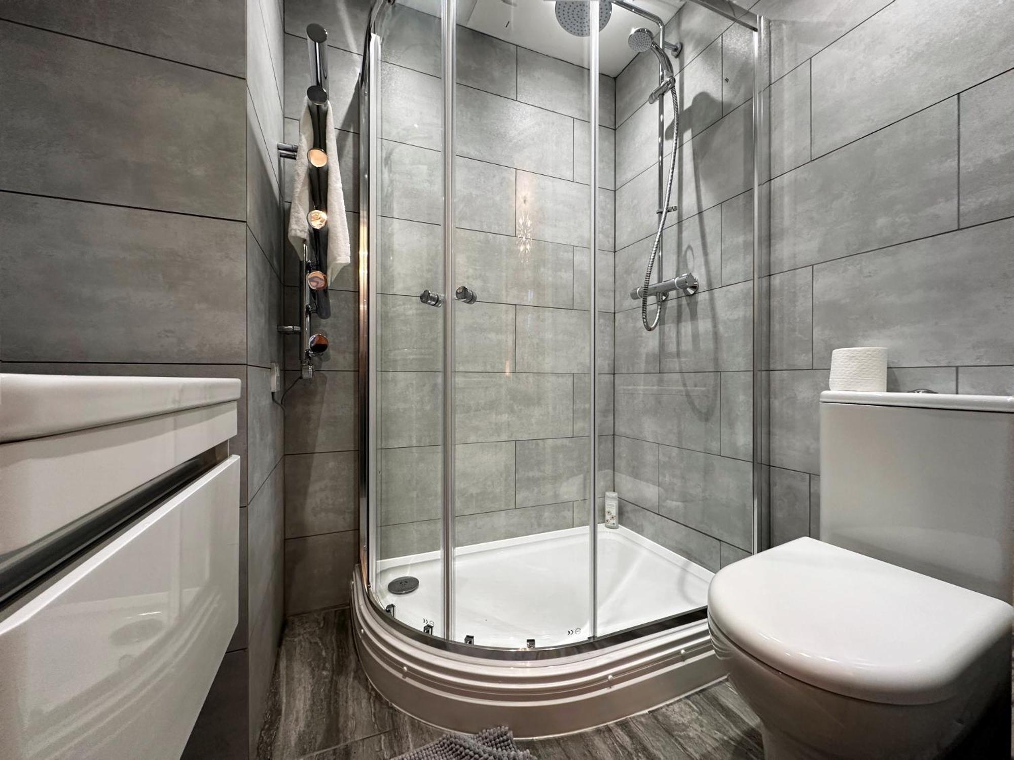 Jane Place In Putney - 3 Double Beds, Ideal For Families Apartment *