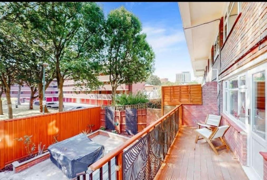 Feriehus Modern 4 Bedroom In Kings Cross With Garden