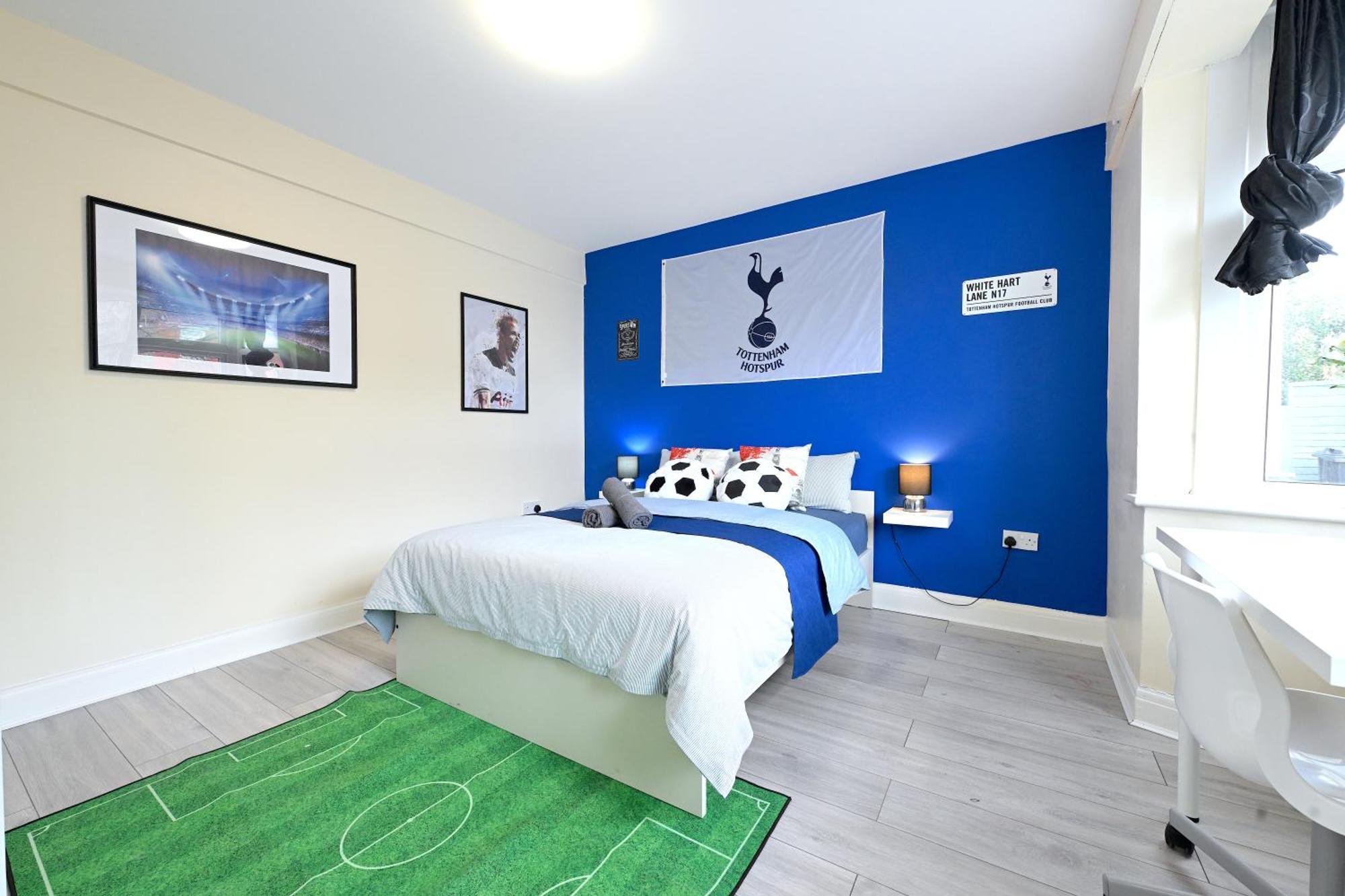 Spacious 5 Bedroom House Next To Tottenham Stadium Apartment *
