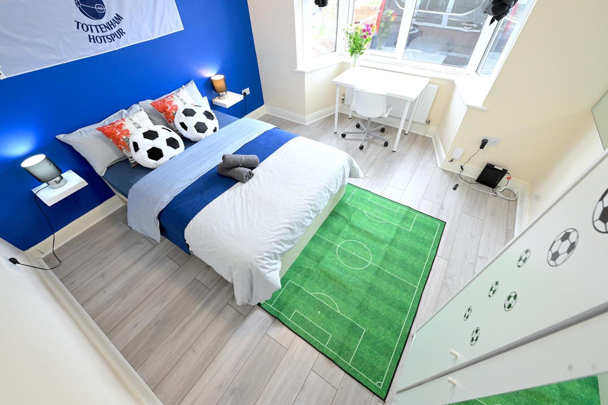 Spacious 5 Bedroom House Next To Tottenham Stadium * London