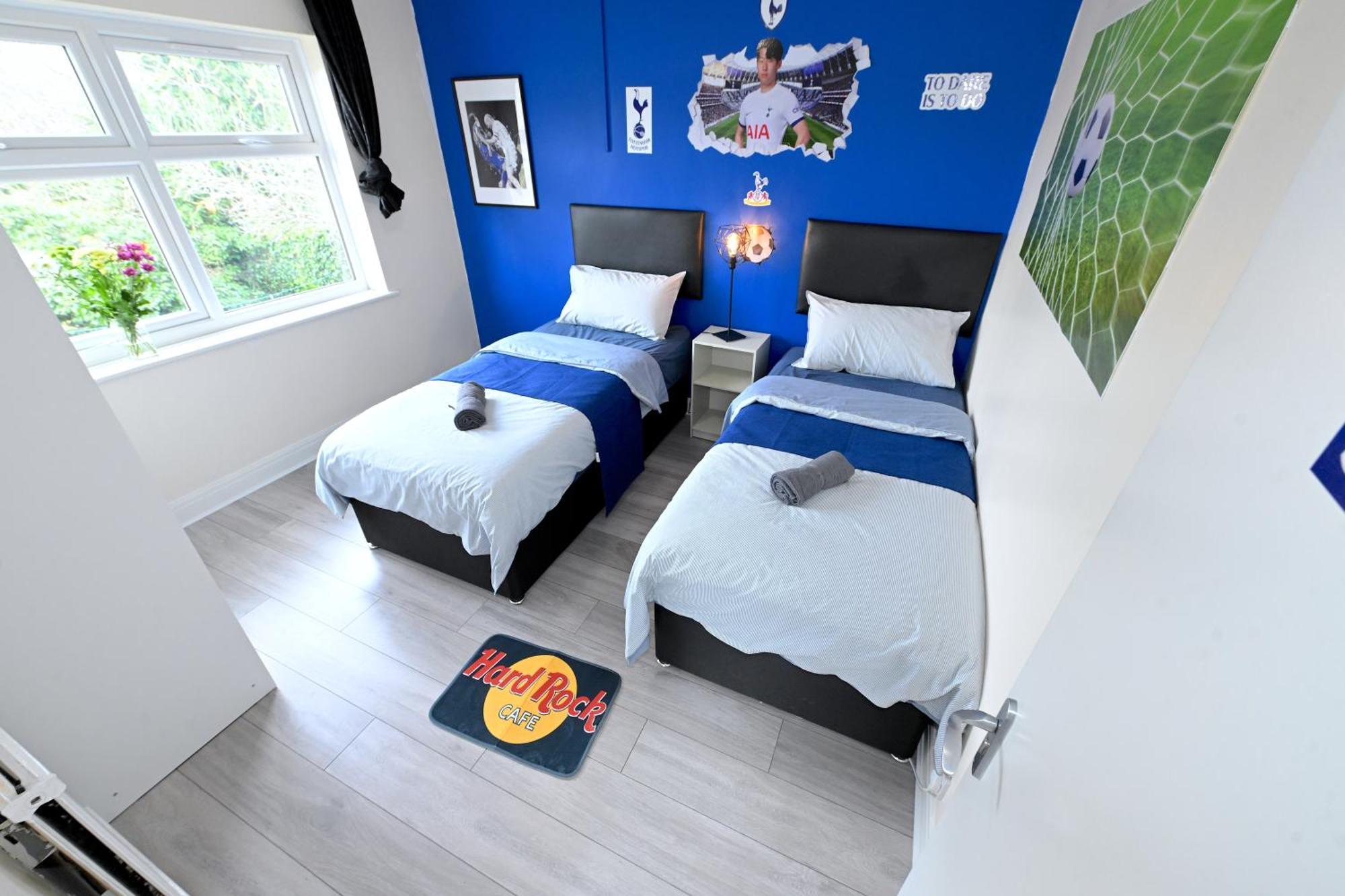 Spacious 5 Bedroom House Next To Tottenham Stadium Apartment *