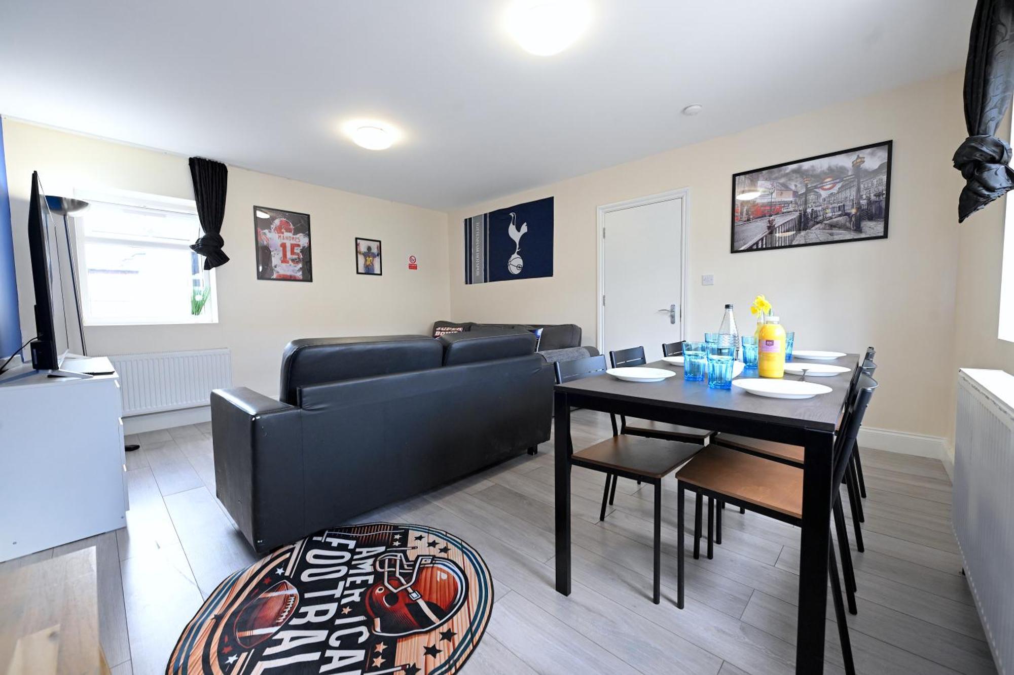 Spacious 5 Bedroom House Next To Tottenham Stadium Apartment *