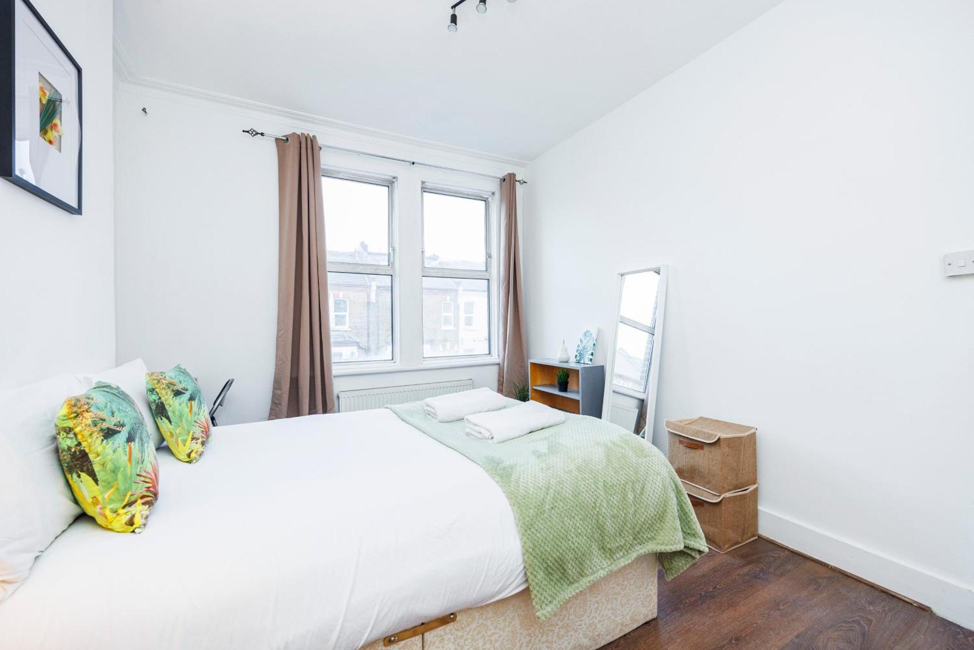 Stylish 2 Bed Near Notting Hill Apartamento