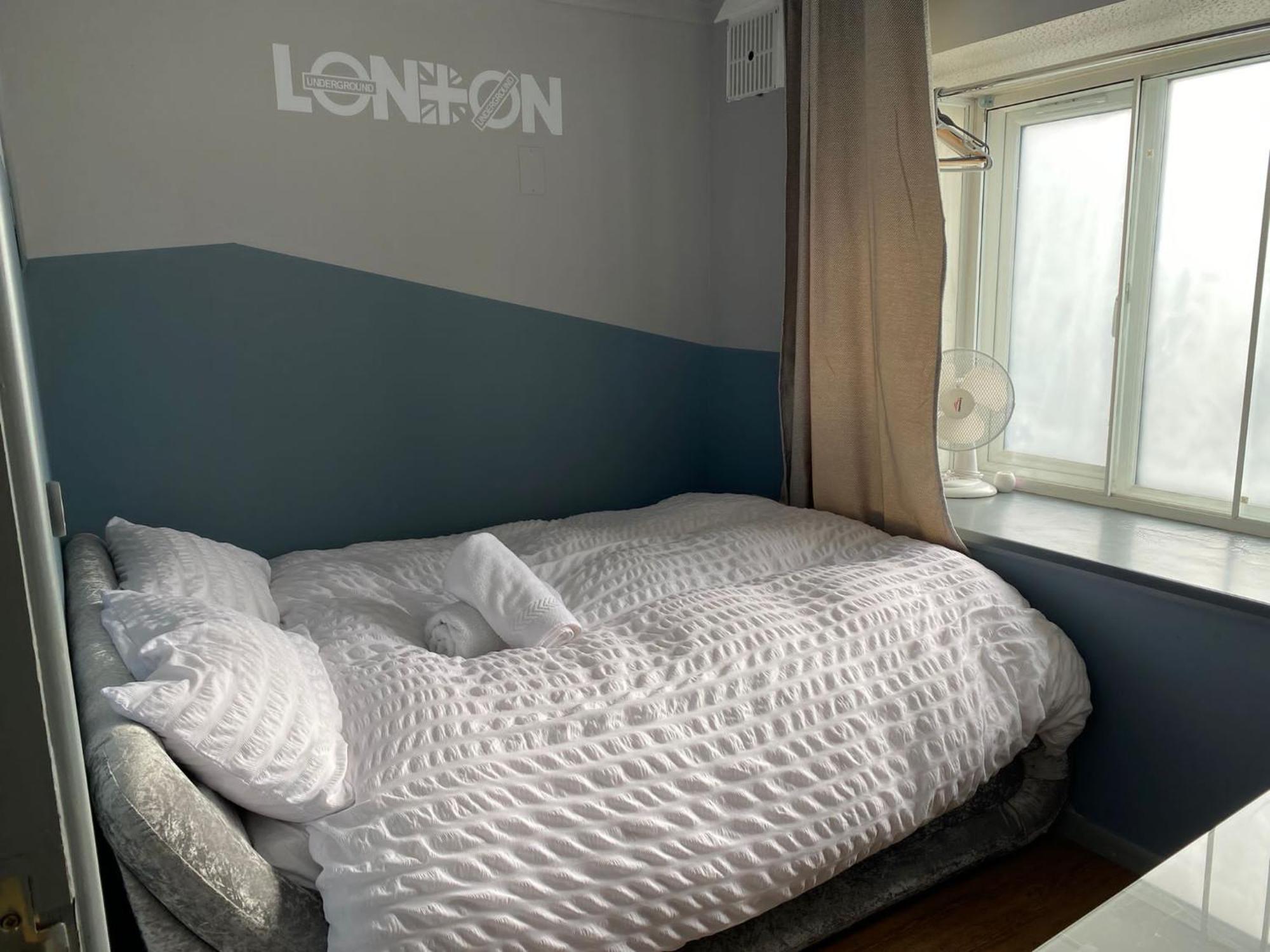 Luxurious Soft Water Air Conditioning Tv 5 Bed Arcade House London