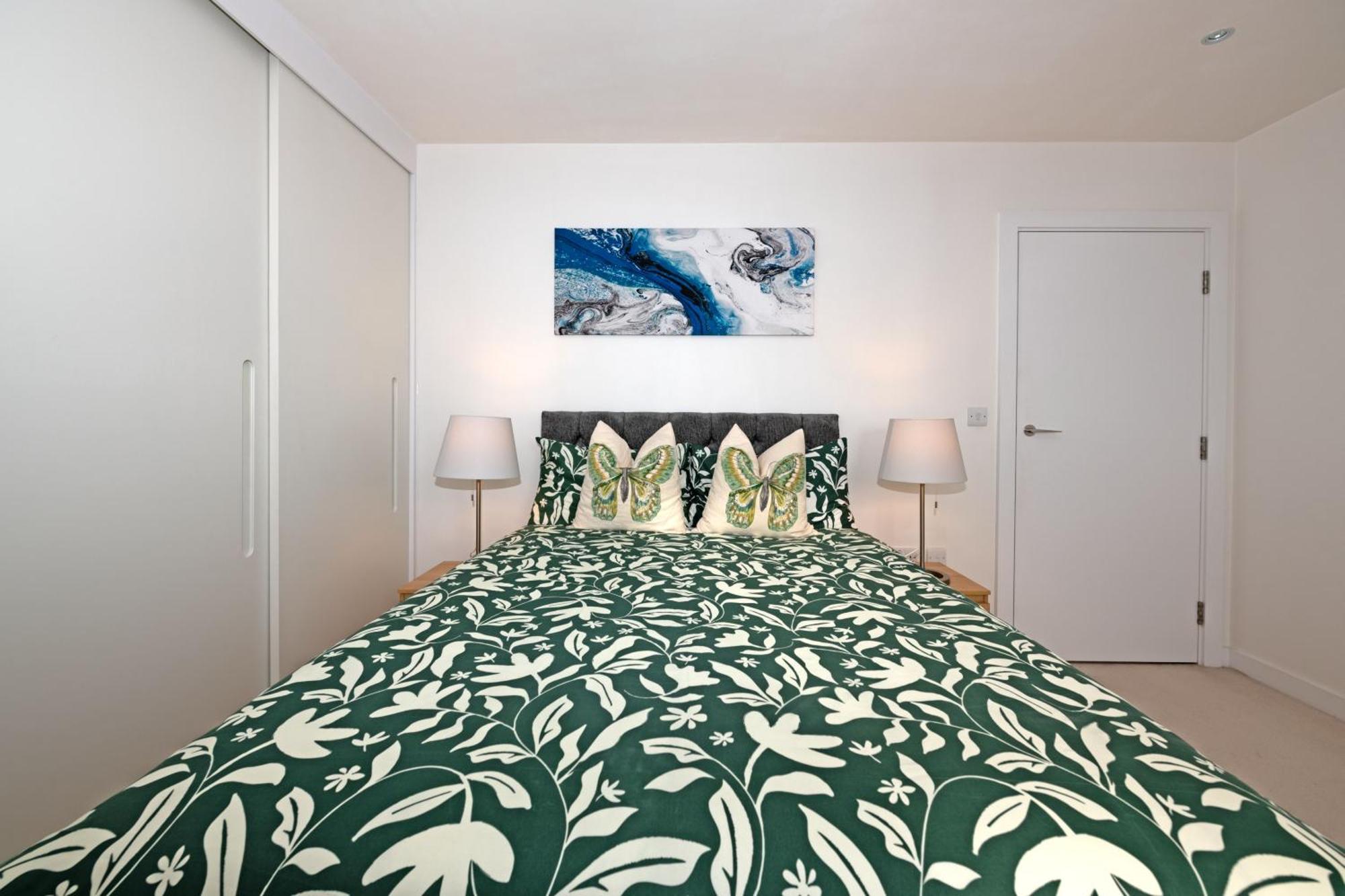 Kew Bridge Penthouse *