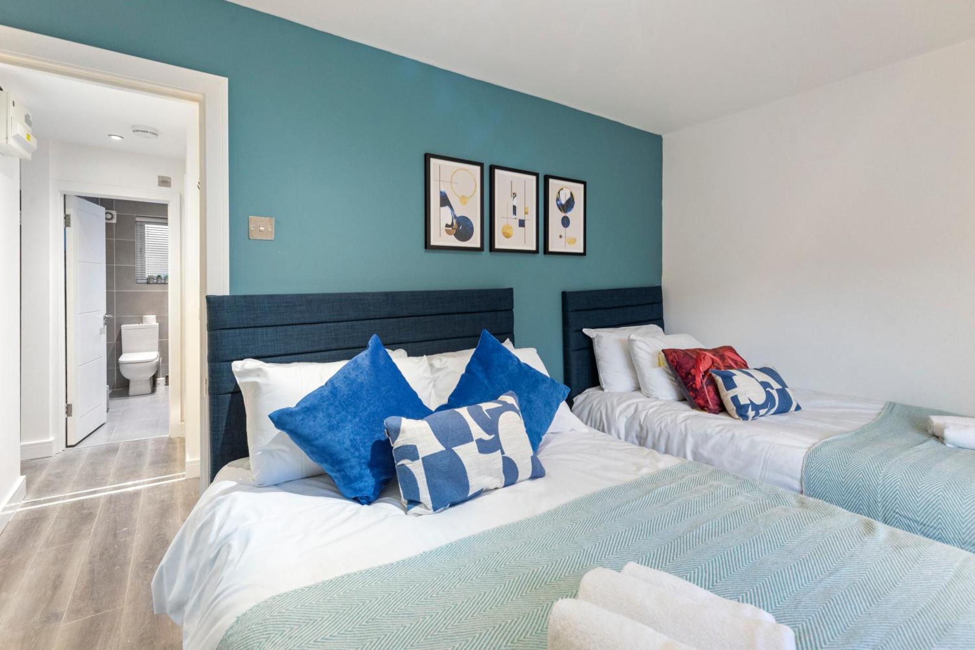 Apartment Diamond Camden Town 3 Bedroom Sleeps 11 London