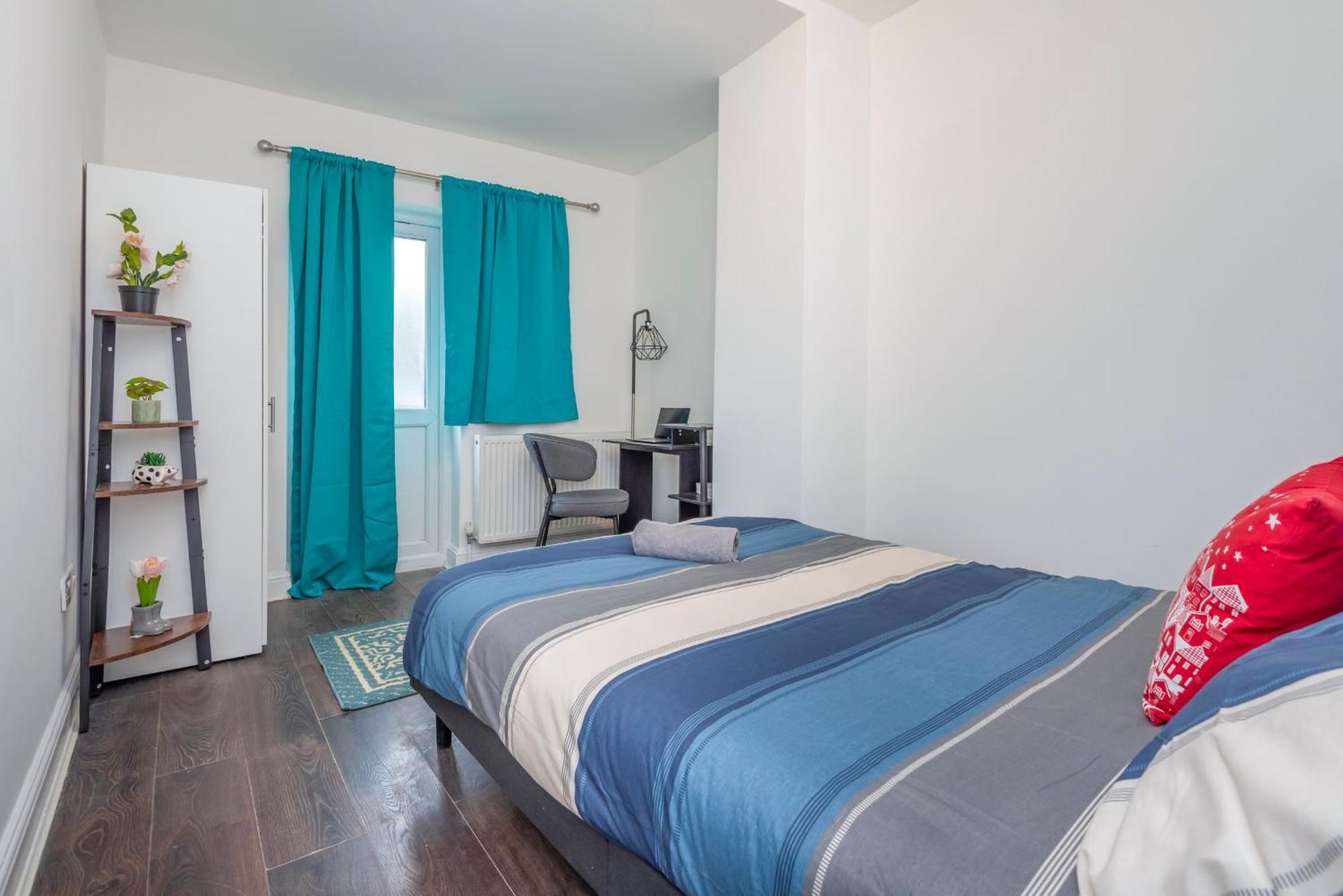 Modern Family W/wi-fi, Netflix, Self Check-in Leilighet London
