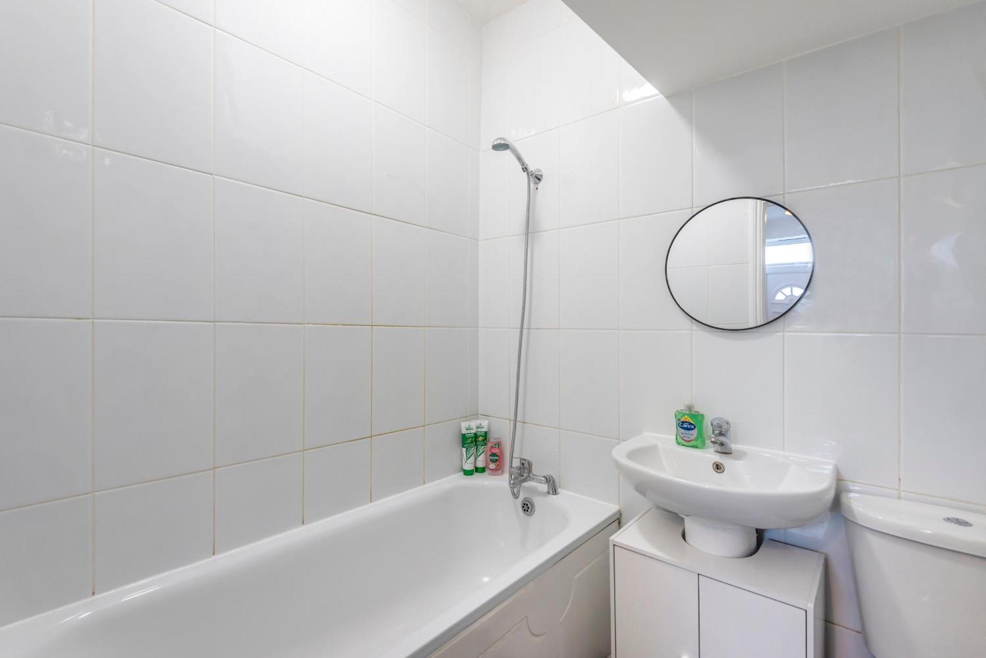 Leilighet Modern Family W/wi-fi, Netflix, Self Check-in London