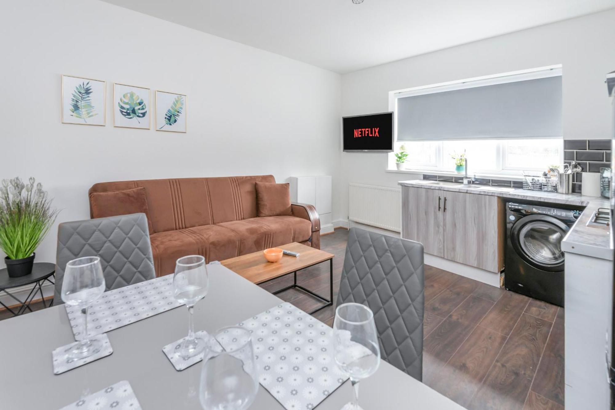 Leilighet Modern Family W/wi-fi, Netflix, Self Check-in *