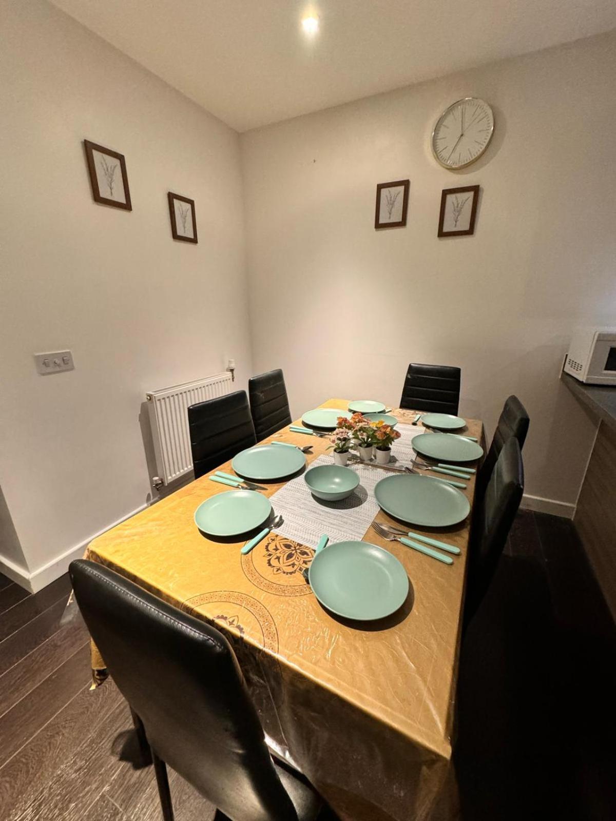 Luxury In Canary Wharf Guest house