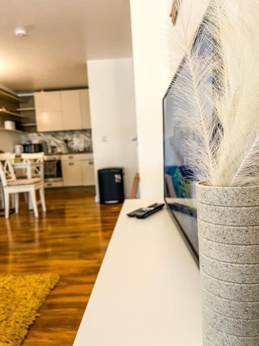 Central + Gym + Pool + Parking Apartamento