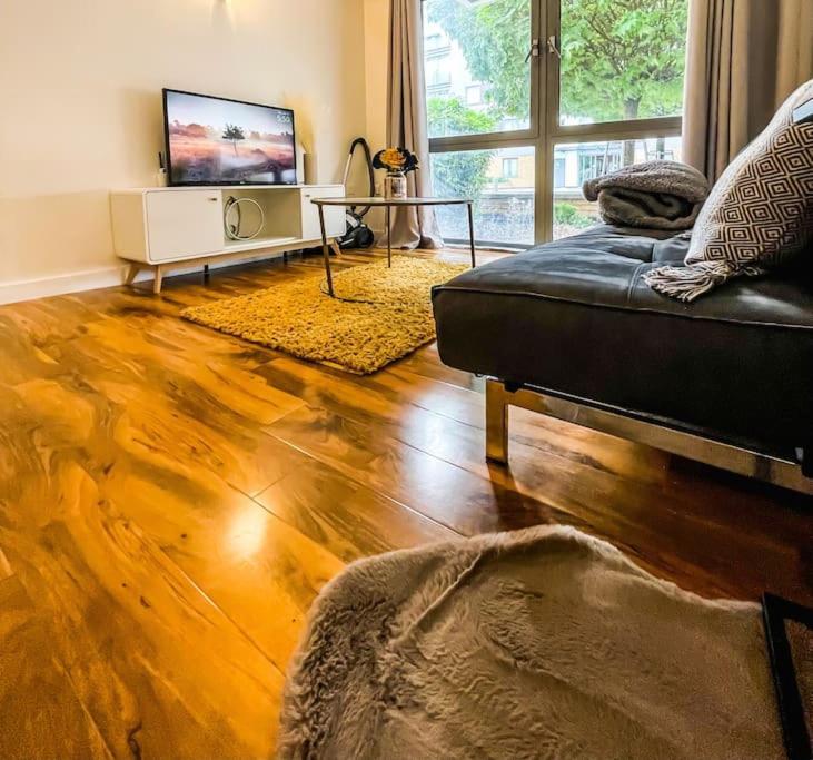 Central + Gym + Pool + Parking * Londres