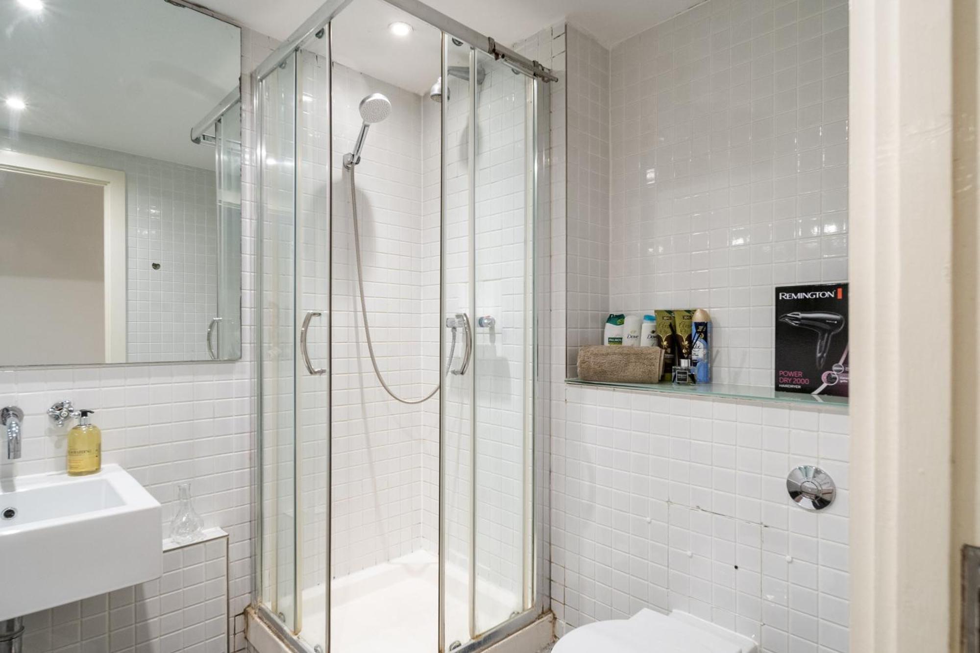 Leilighet Livestay - Modern Two Bed In Stratford