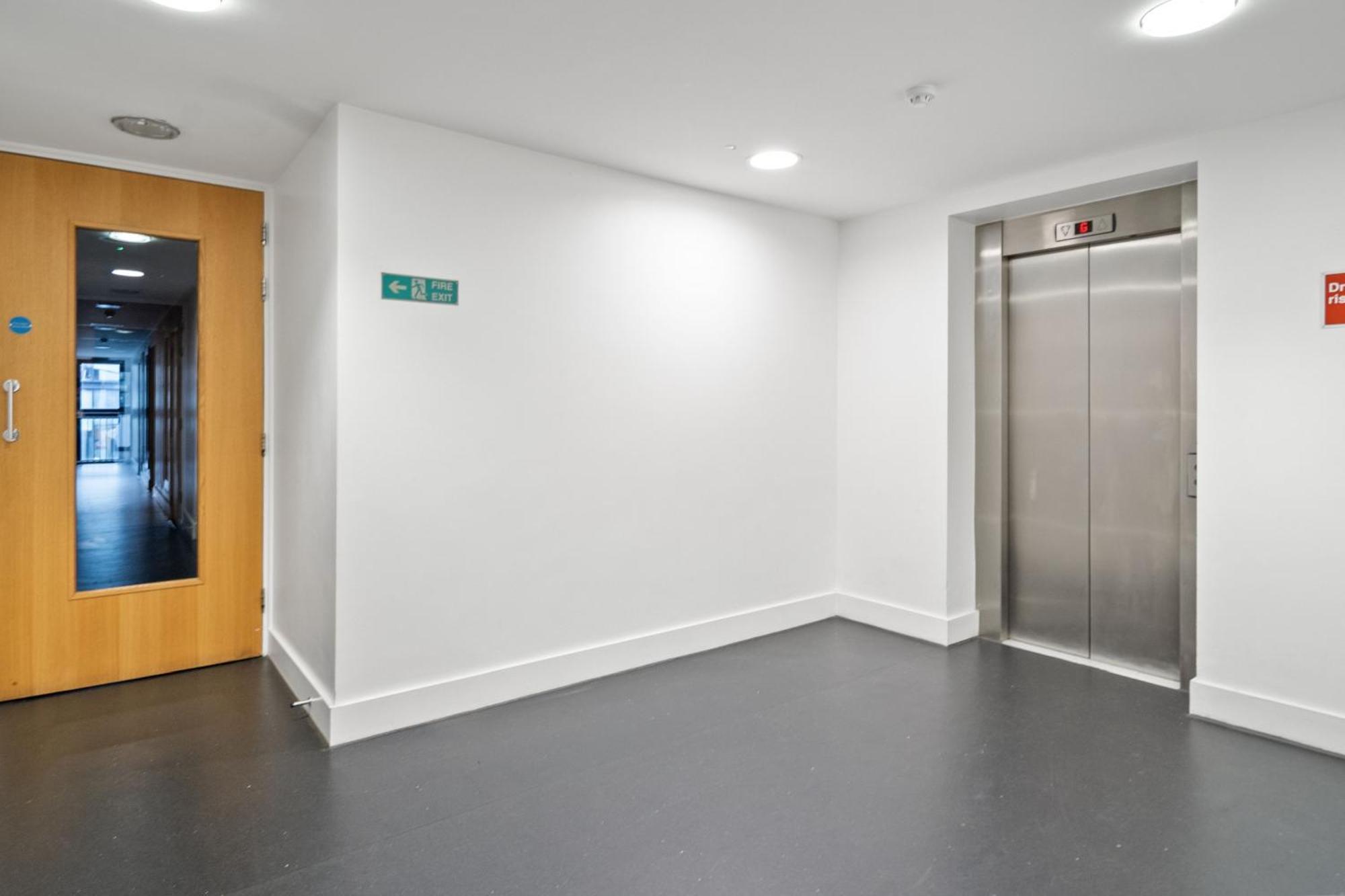 Leilighet Livestay - Modern Two Bed In Stratford