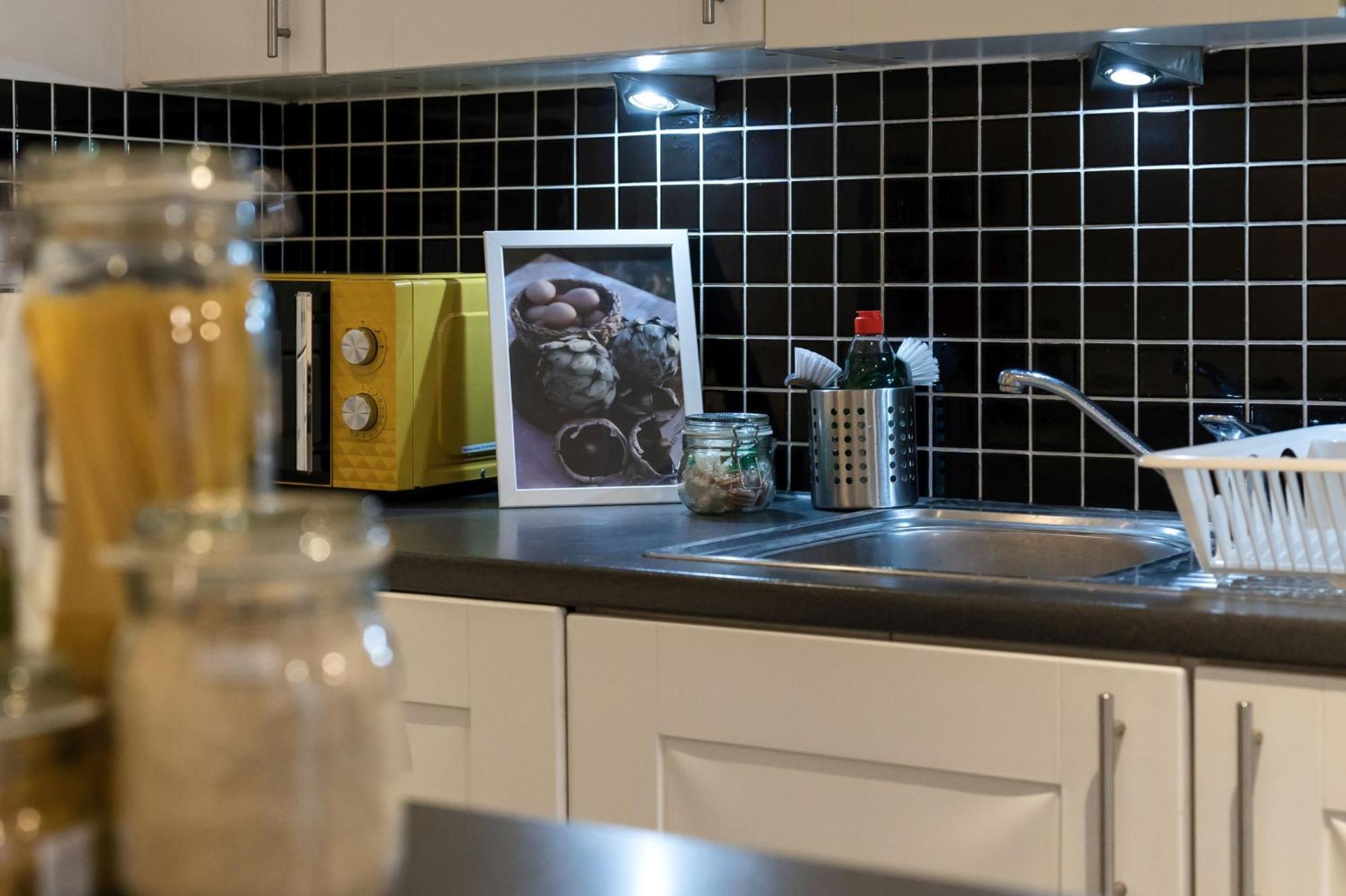 Leilighet Livestay - Modern Two Bed In Stratford London