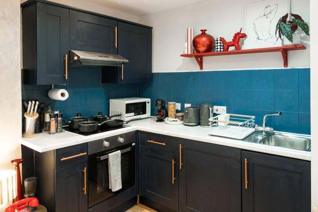 Leilighet 5 Min Walk To Madame Tussauds - 5 Min Walk To Baker Street - 5 Min Walk To Marylebone Railway Station - 5 Min Walk To Regent Park -