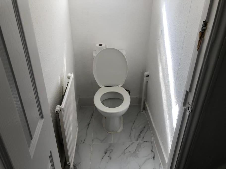 East 2 Bedroom Flat * Londen