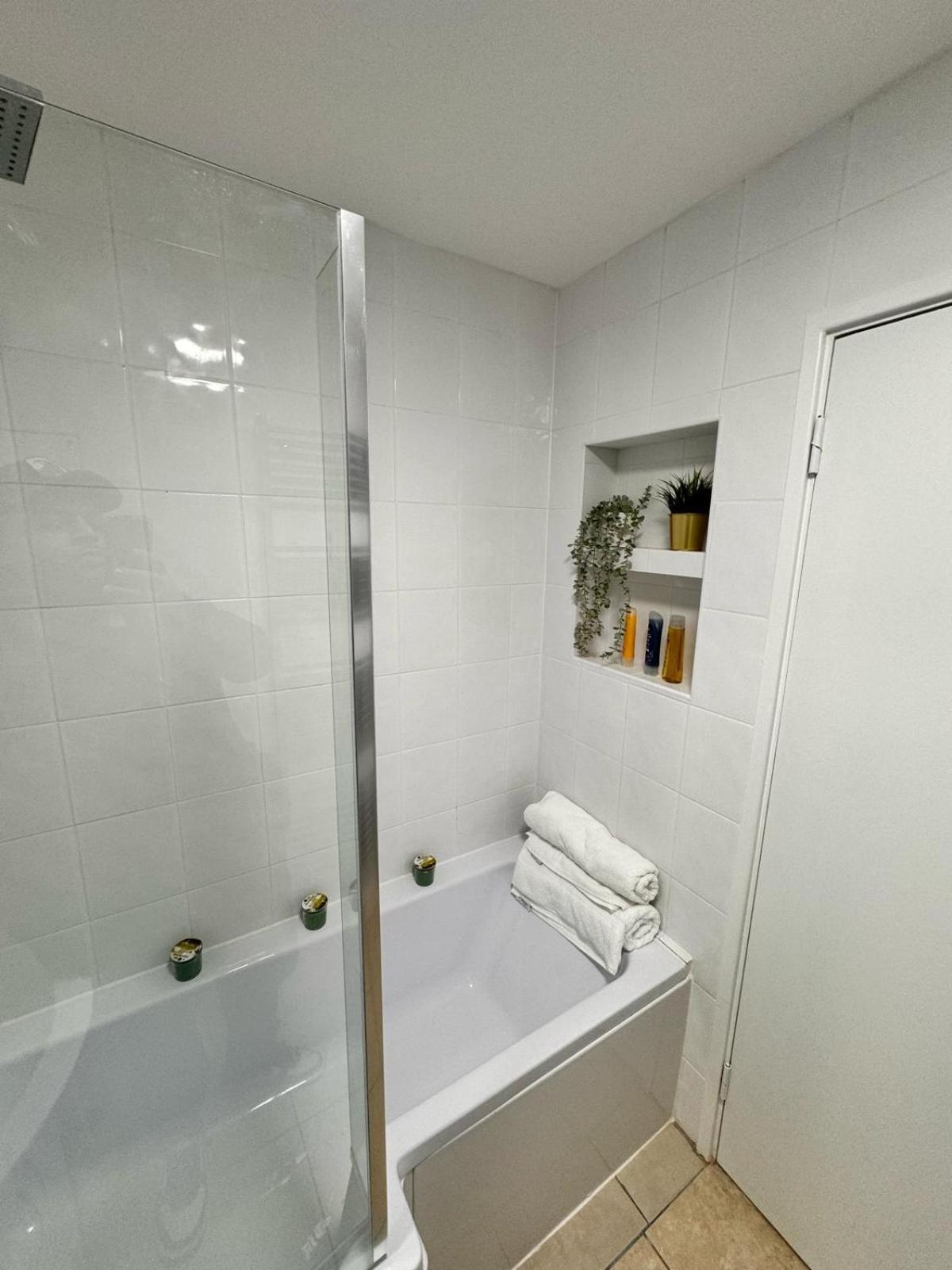 Luxury In Cross Harbour Gasthuis *