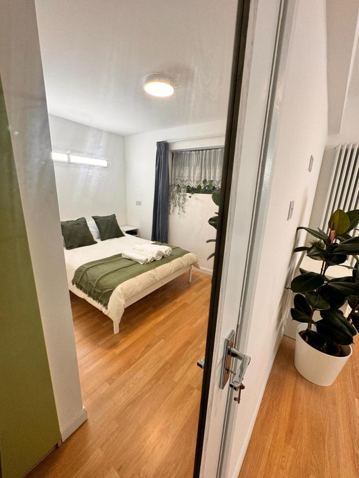 Luxury In Cross Harbour Gasthuis *