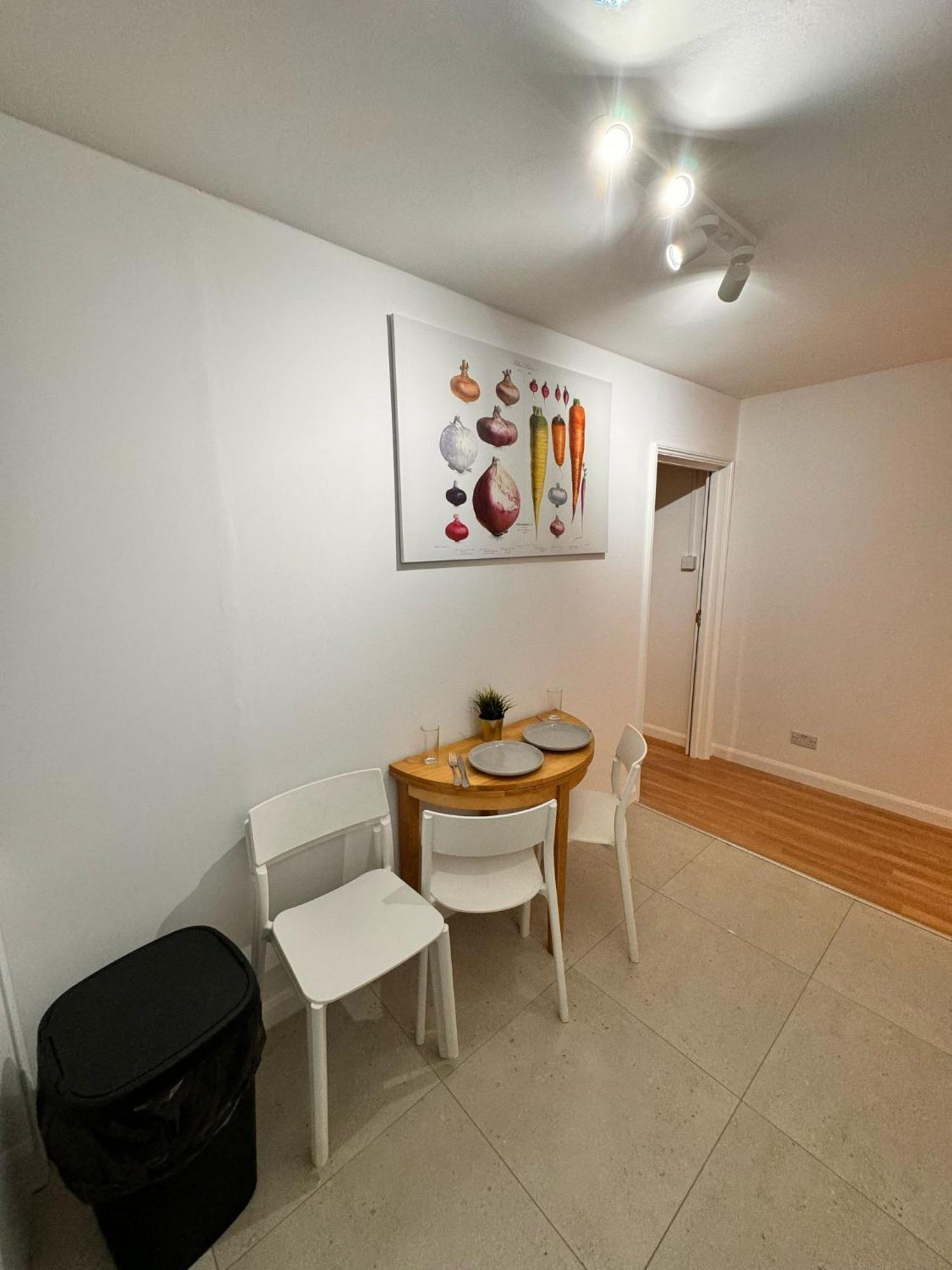 Luxury In Cross Harbour * London