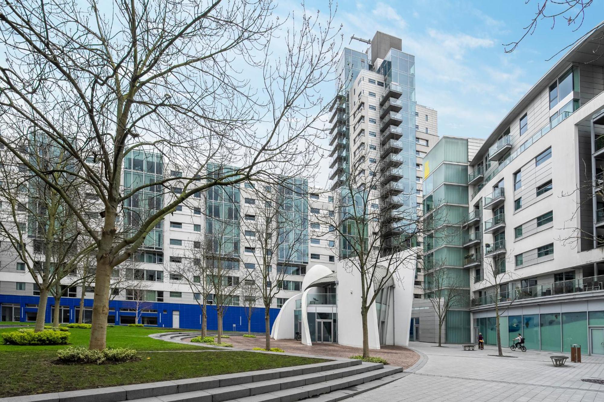 Borough Flat With Views By Underthedoormat * London