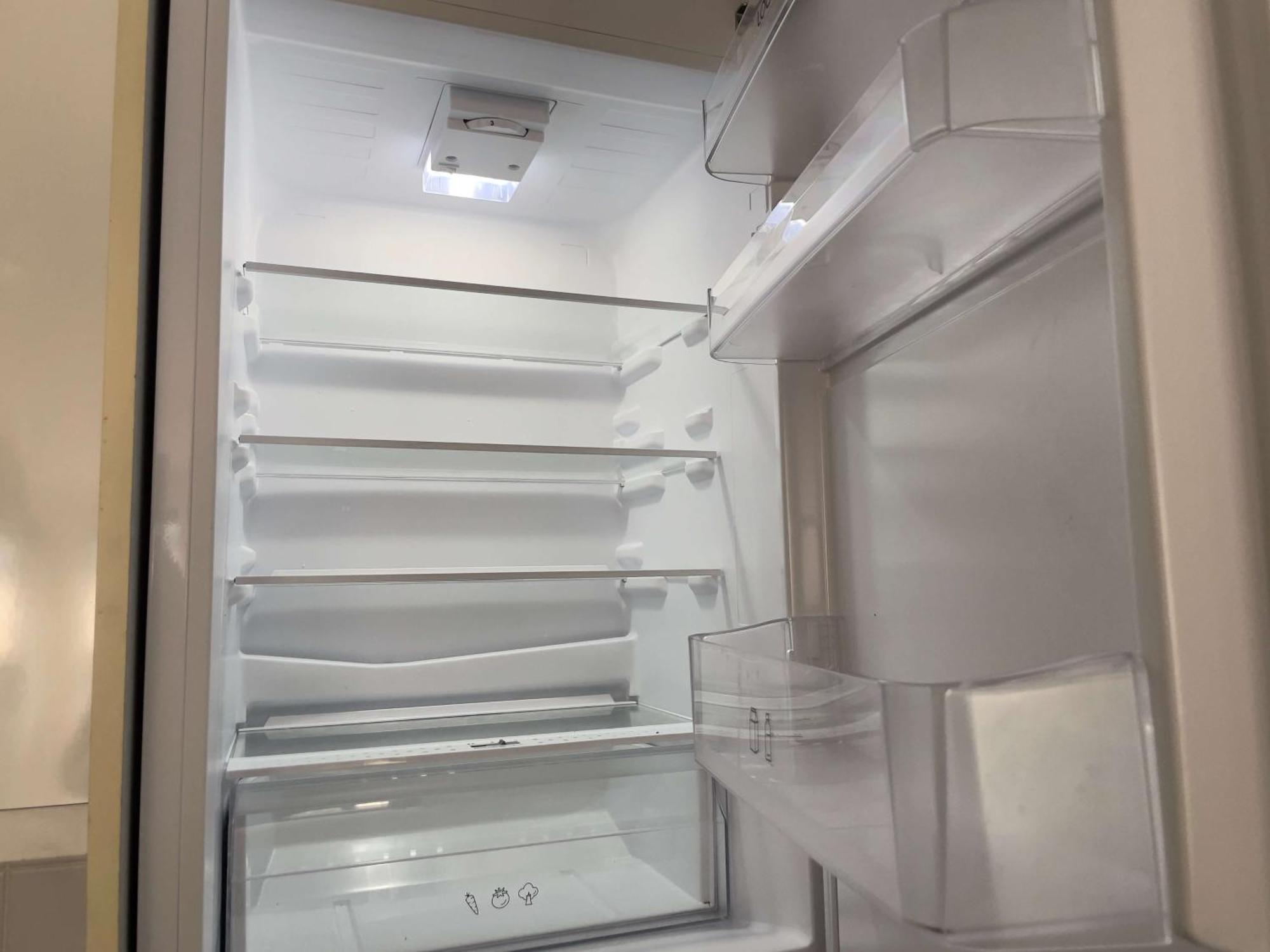 Bright And Beautiful 2bdr Flat Apartment *
