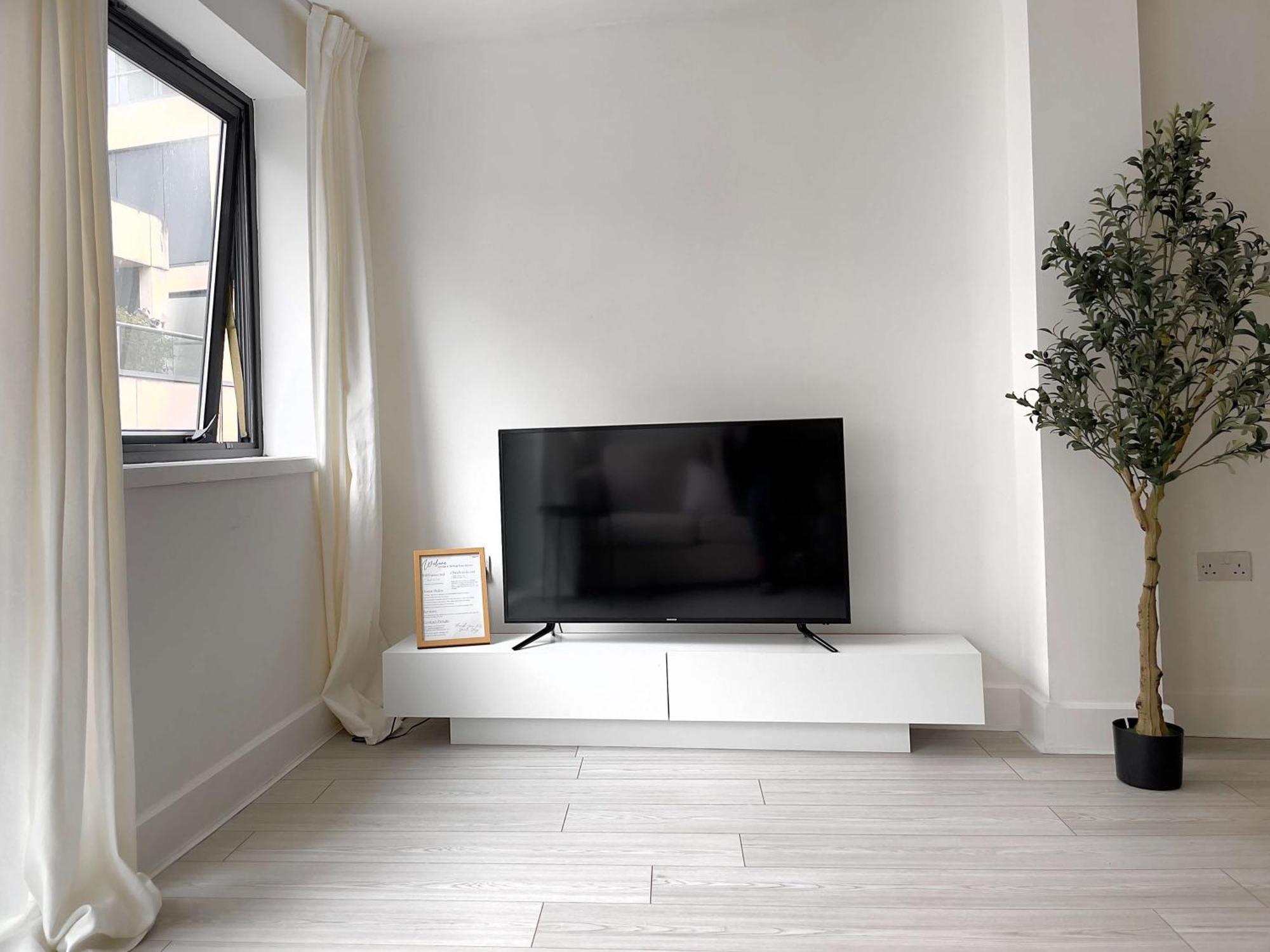 Apartment Bright And Beautiful 2bdr Flat London