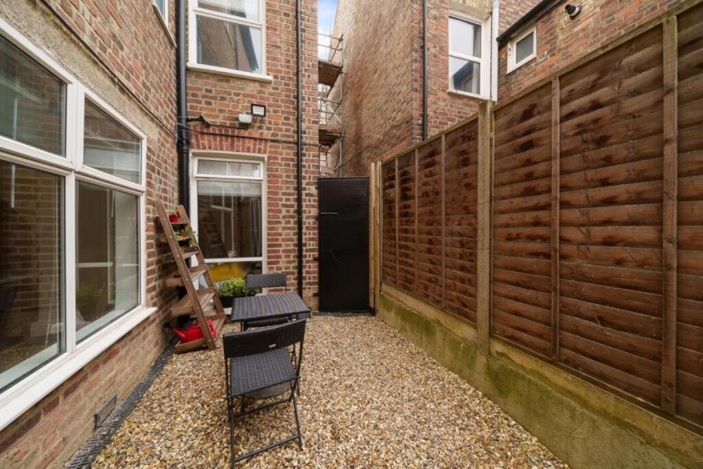 Leilighet Large Two Bedroom London