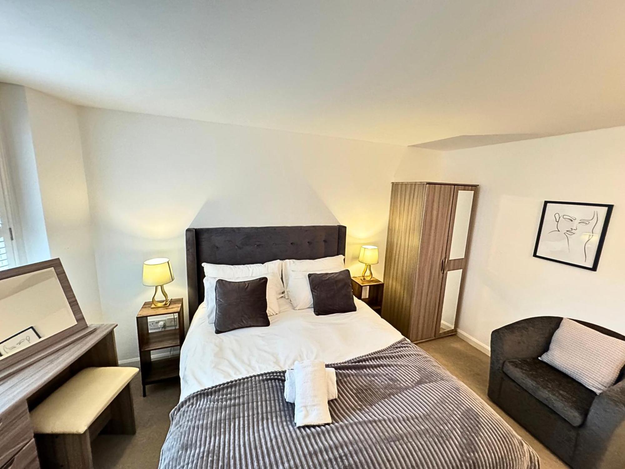 The Heart Of Kensington Mews - 3 Bedrooms House-private Entrance-hyde Park Walk Away-green Park 9 Minutes Underground- The Of With Glamour Of Kensington *