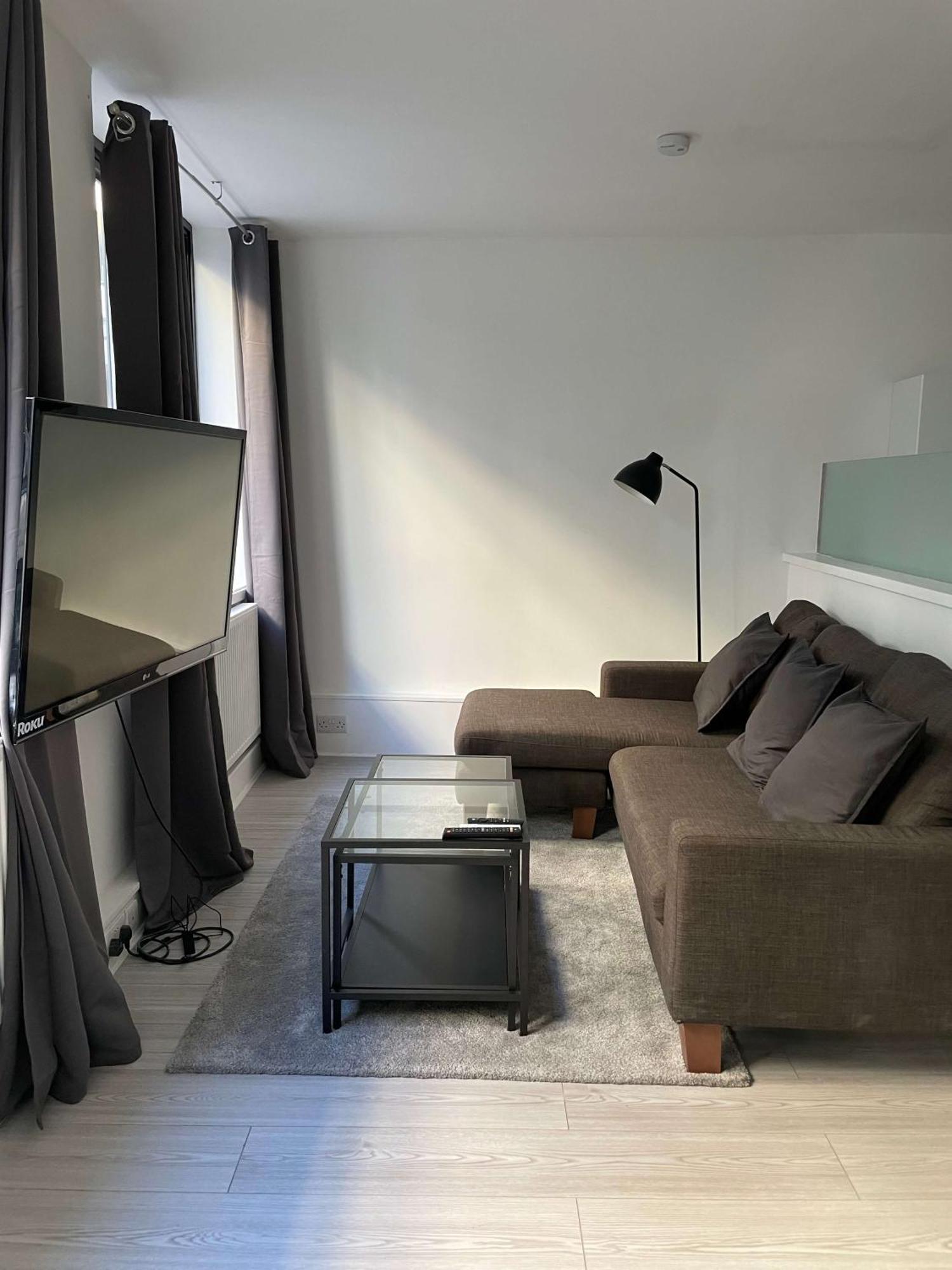2 Bdrm Contemporary London
