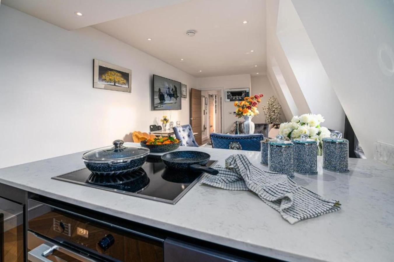 Marble Arch Penthouses With Skyline Views Apartment *