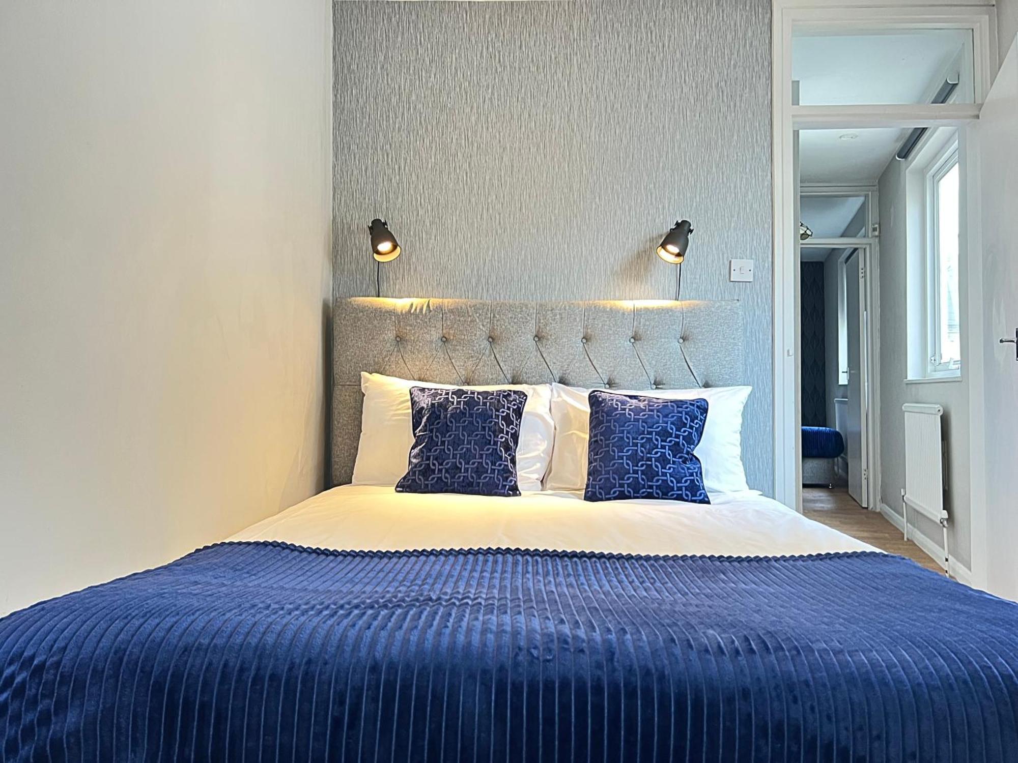 Kensington 2 Bedroom House-big Living Area And Kitchen-harrods-national History Museum-hyde Park-near 2 Underground Lines * London