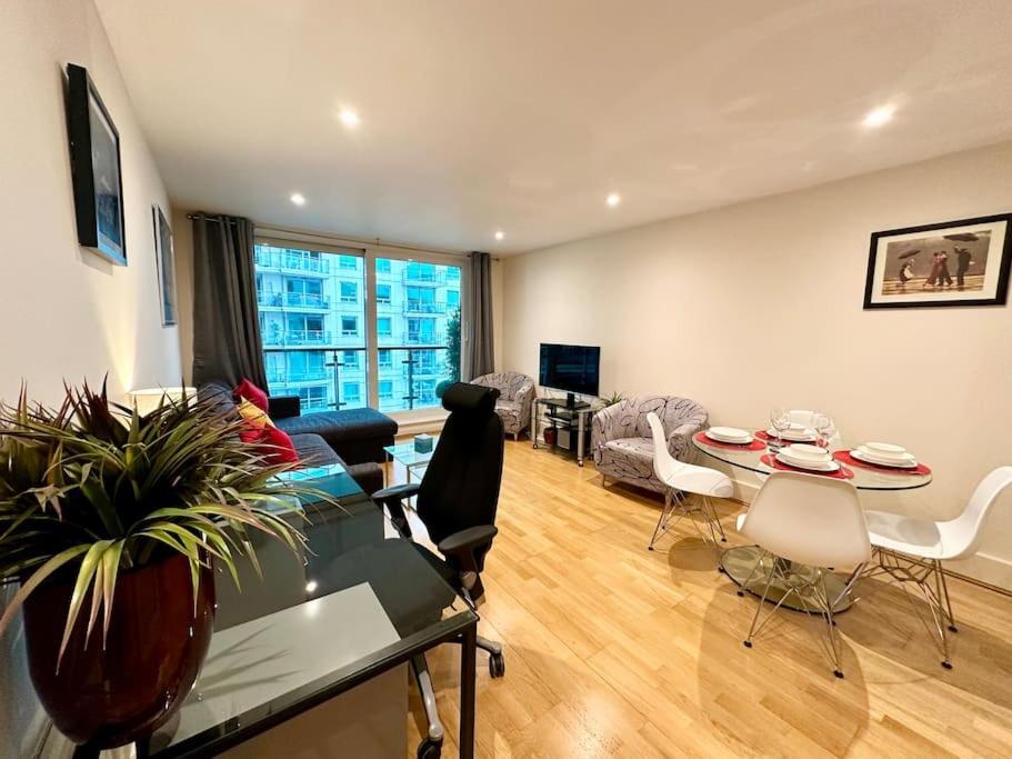 Apartment Stunning 2 Bed Thames River View - London