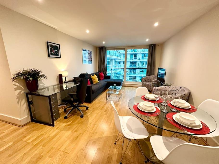 Stunning 2 Bed Thames River View -