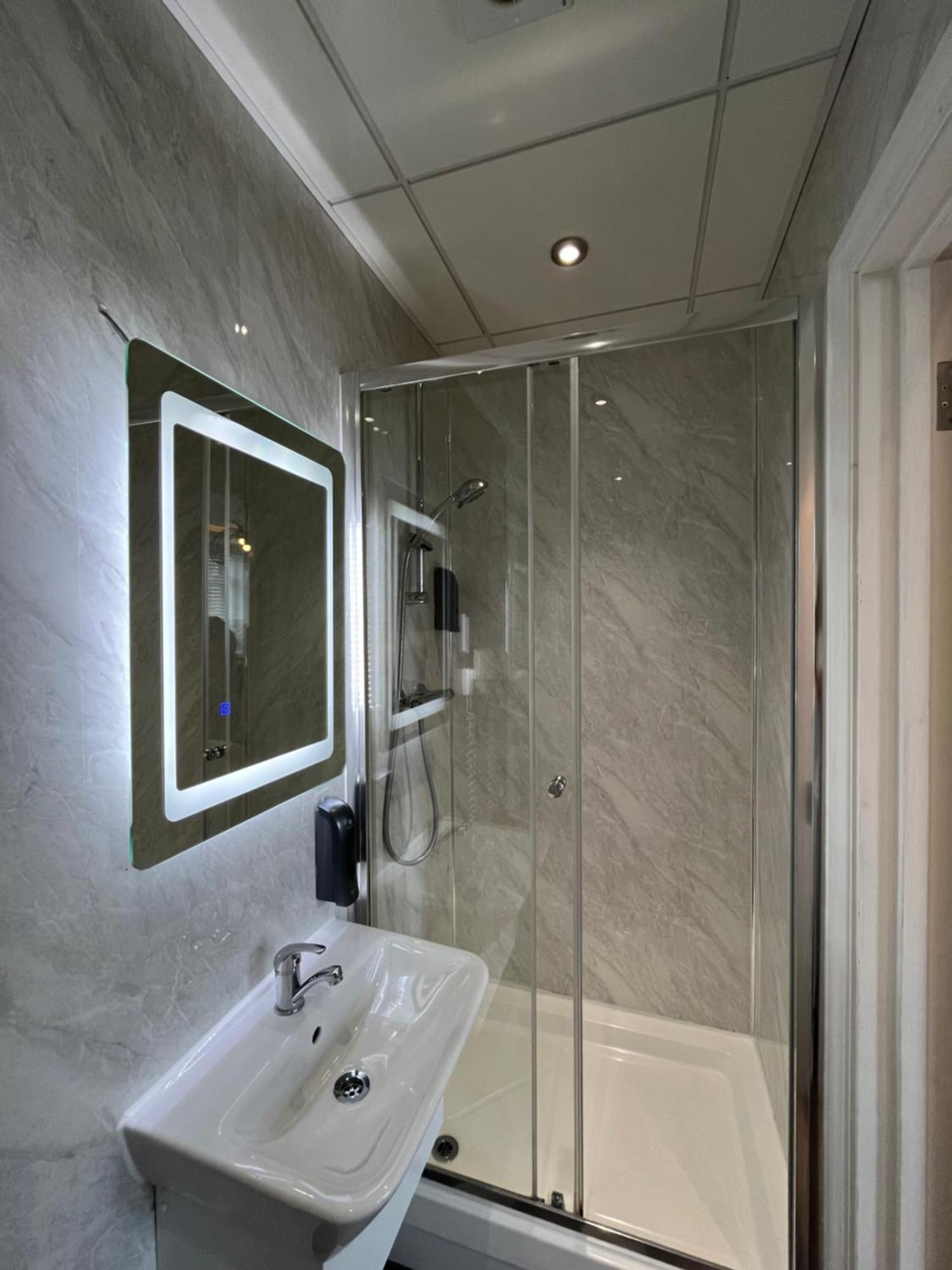 The Lily Aparts * London