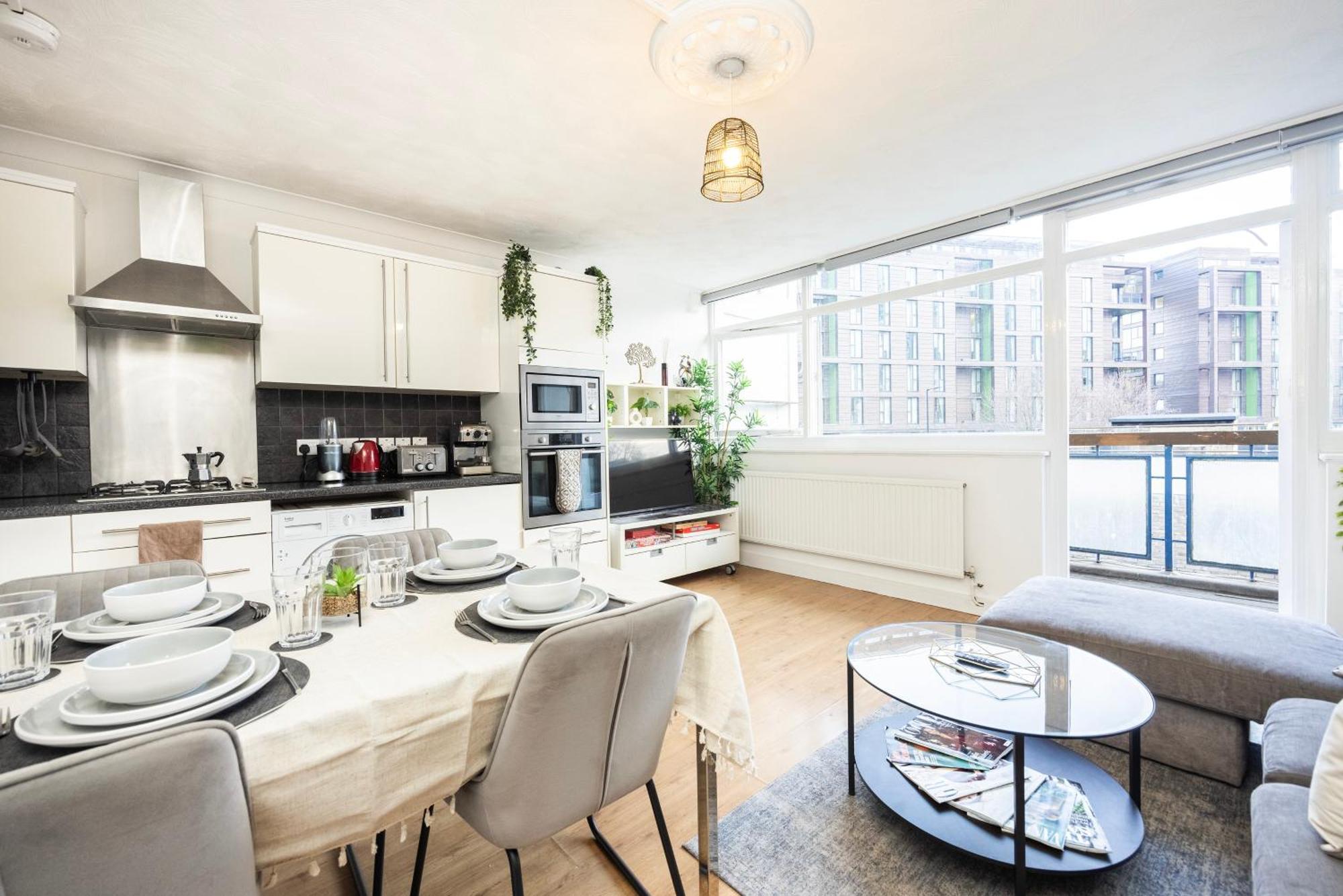 Trendy 4 Bed Near Vibrant Shoreditch W Balcony And Walking Distance To Tube London