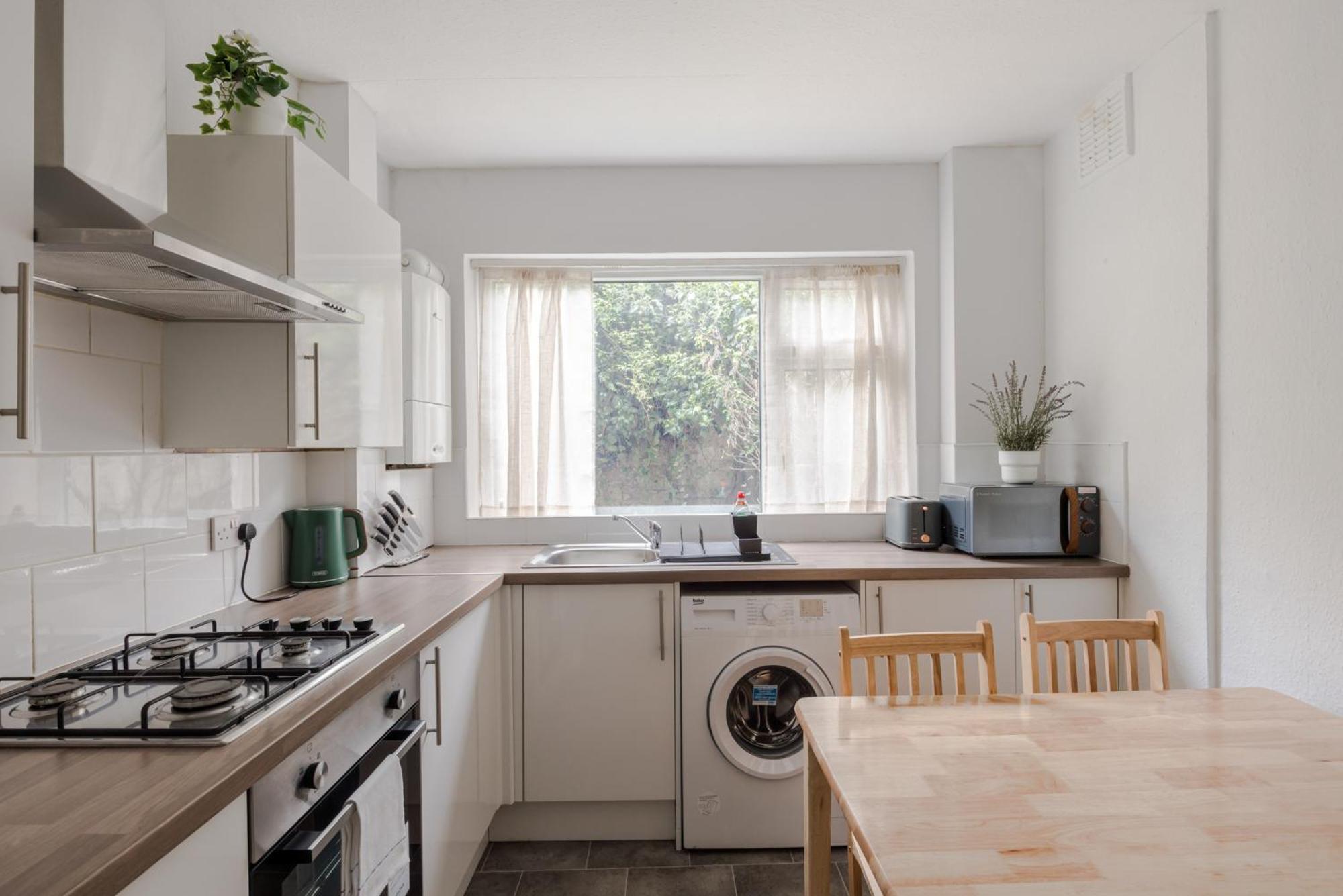 Camden 2bd Flat At Rousden Street London