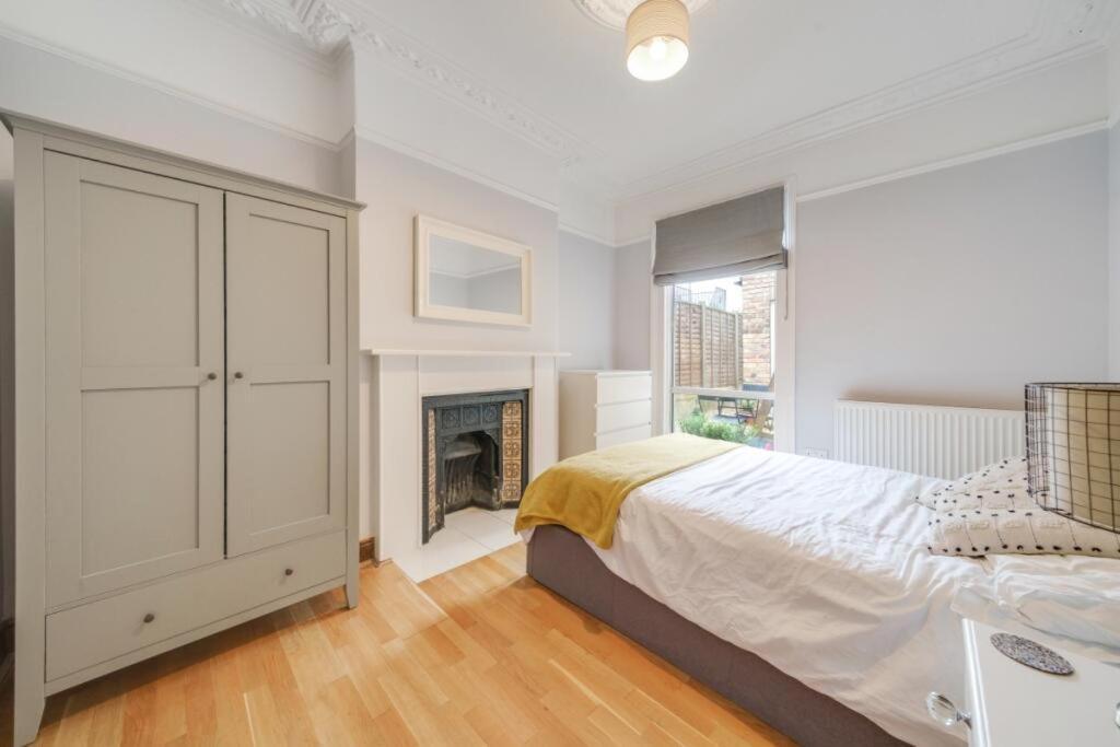 Leilighet Large Two Bedroom London