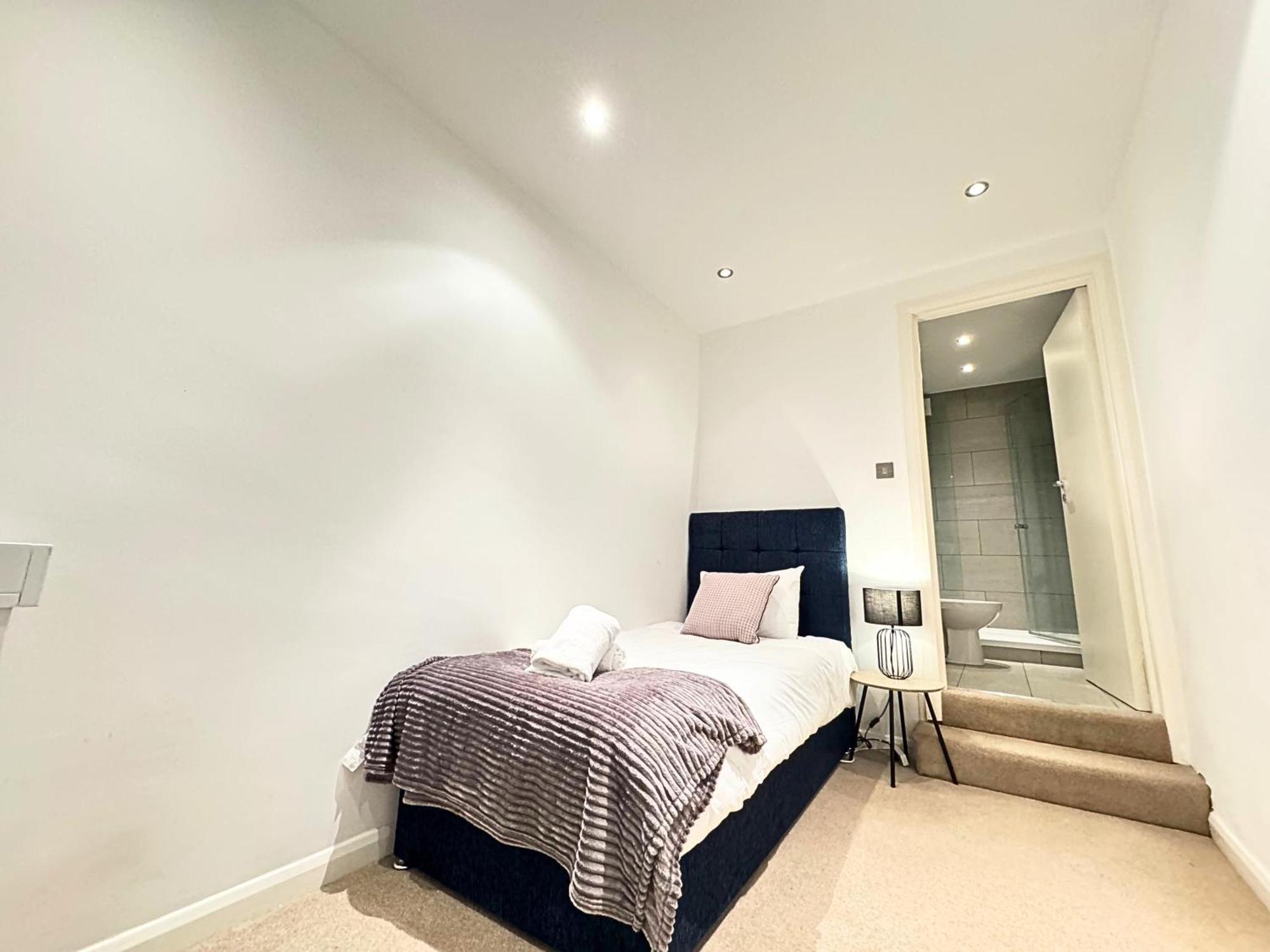 The Heart Of Kensington Mews - 3 Bedrooms House-private Entrance-hyde Park Walk Away-green Park 9 Minutes Underground- The Of With Glamour Of Kensington * Londres