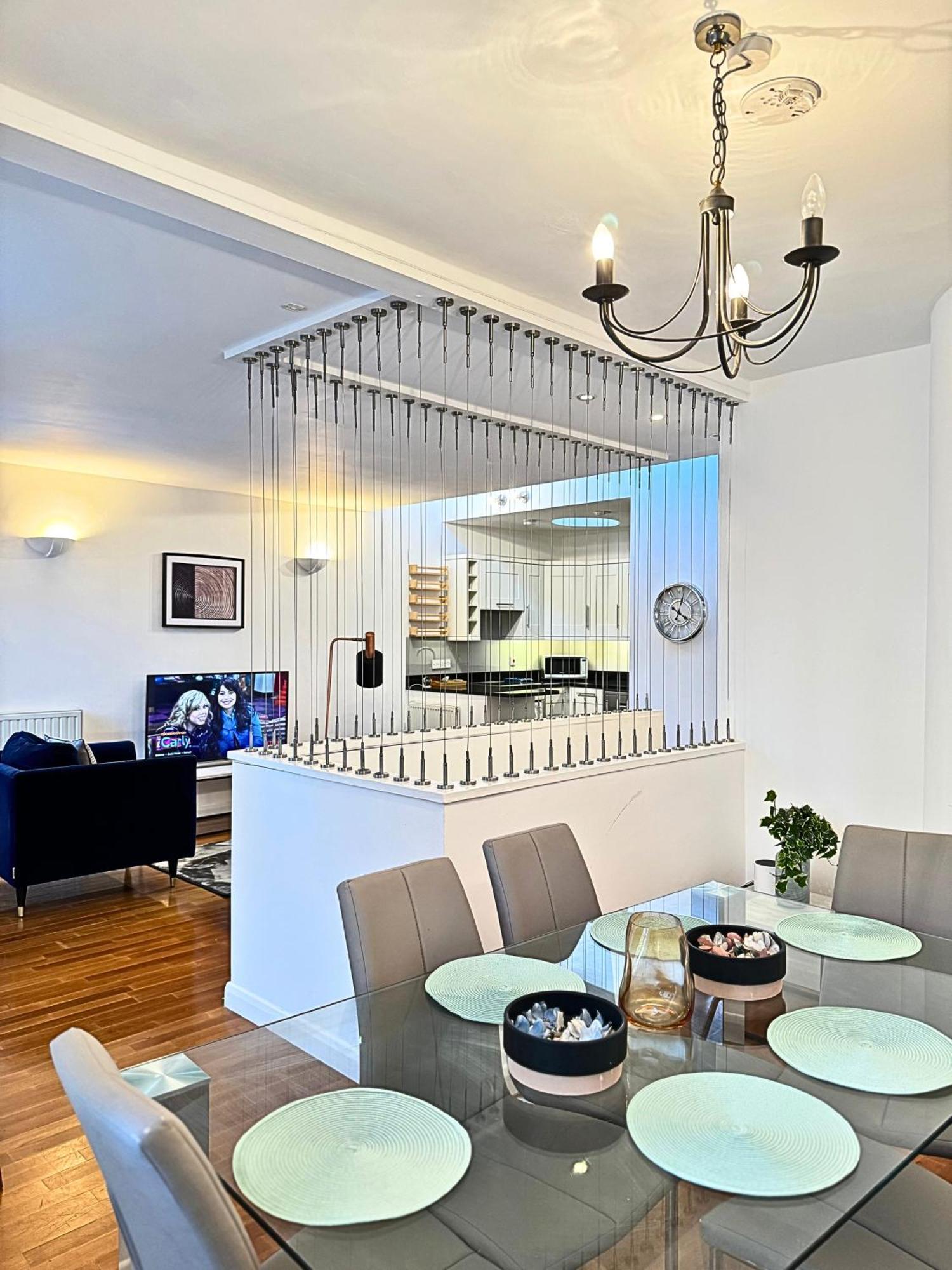 Сasa de vacaciones The Heart Of Kensington Mews - 3 Bedrooms House-private Entrance-hyde Park Walk Away-green Park 9 Minutes Underground- The Of With Glamour Of Kensington