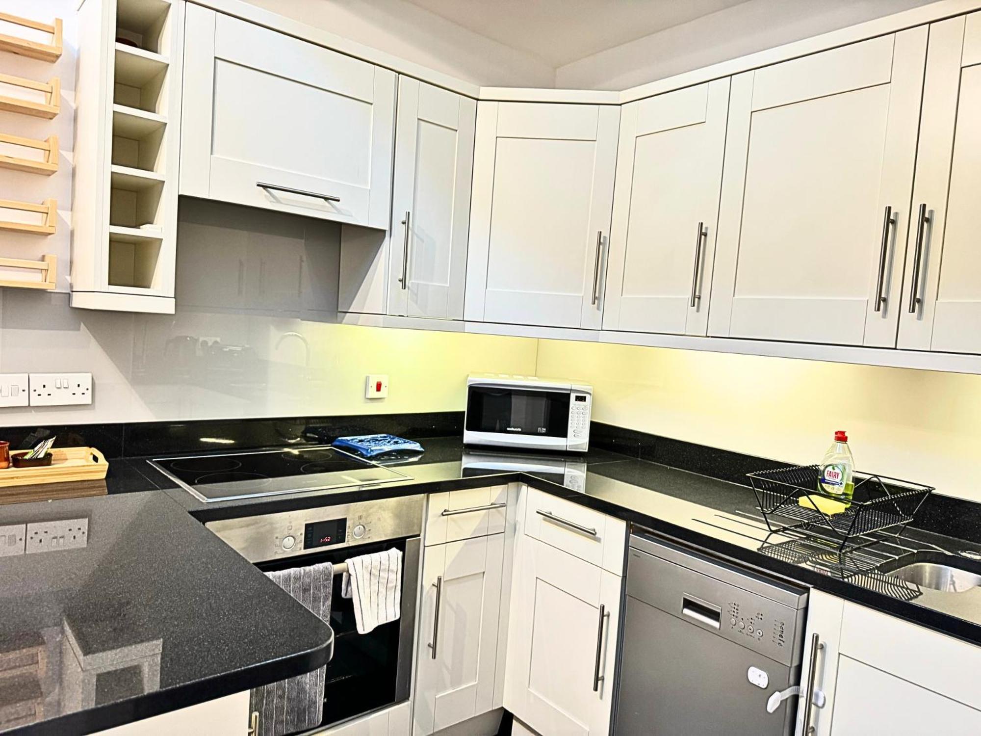 The Heart Of Kensington Mews - 3 Bedrooms House-private Entrance-hyde Park Walk Away-green Park 9 Minutes Underground- The Of With Glamour Of Kensington