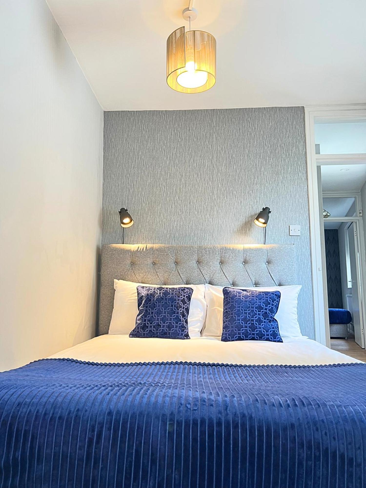 Kensington 2 Bedroom House-big Living Area And Kitchen-harrods-national History Museum-hyde Park-near 2 Underground Lines Holiday home London