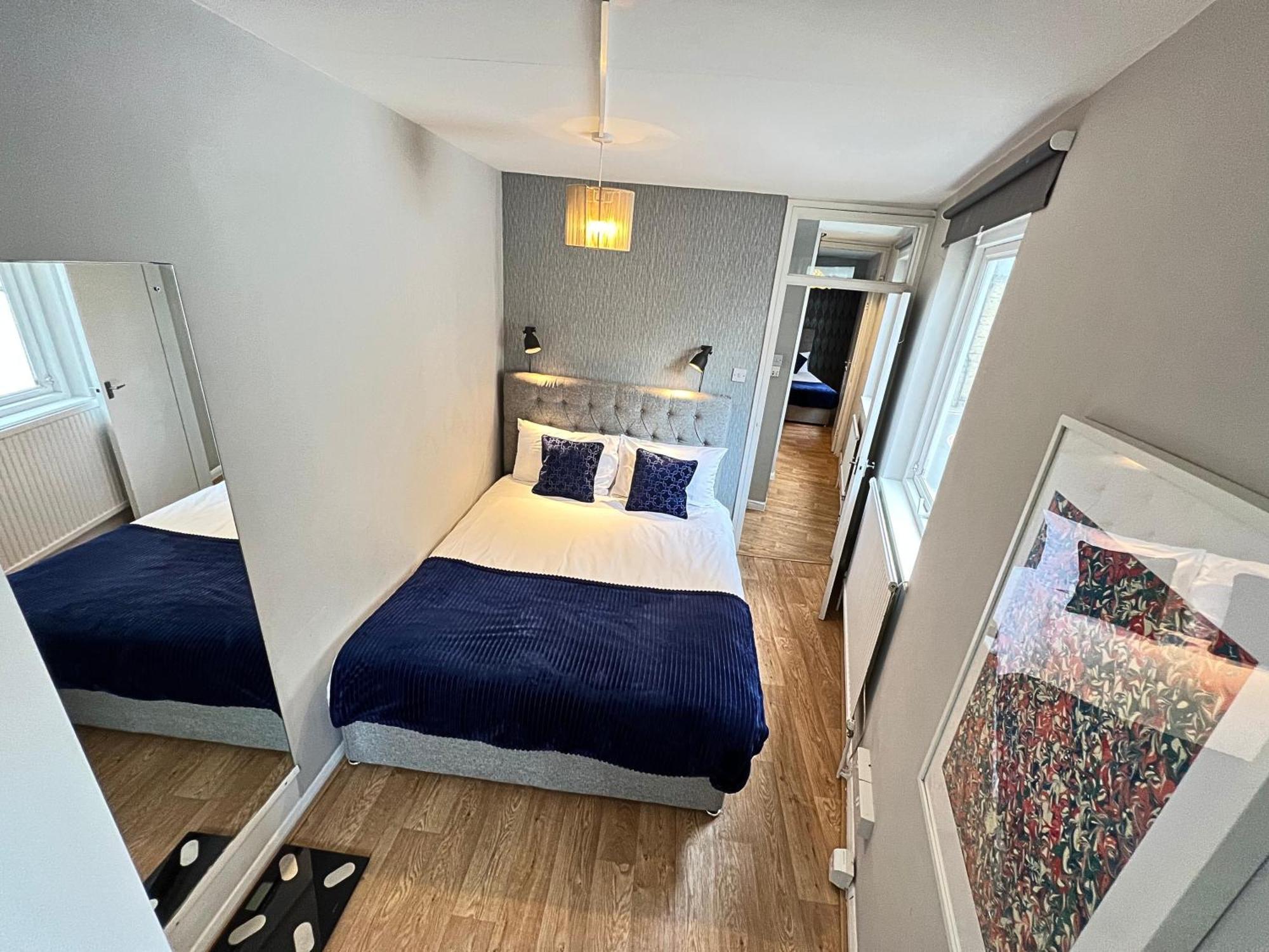 Kensington 2 Bedroom House-big Living Area And Kitchen-harrods-national History Museum-hyde Park-near 2 Underground Lines Holiday home