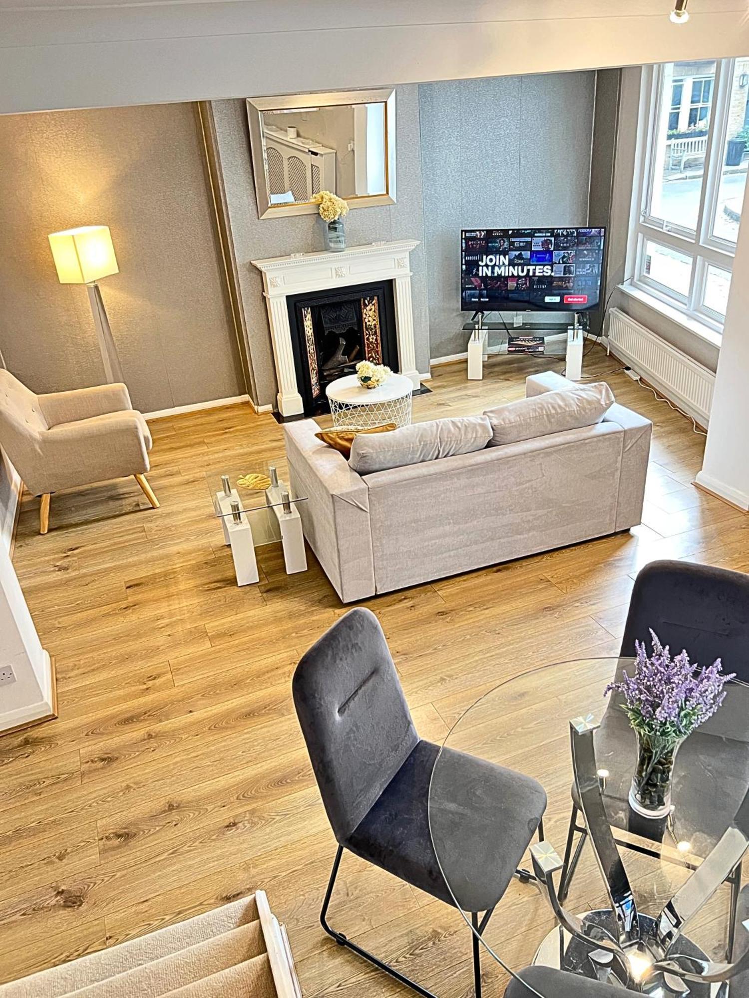 Kensington 2 Bedroom House-big Living Area And Kitchen-harrods-national History Museum-hyde Park-near 2 Underground Lines Holiday home
