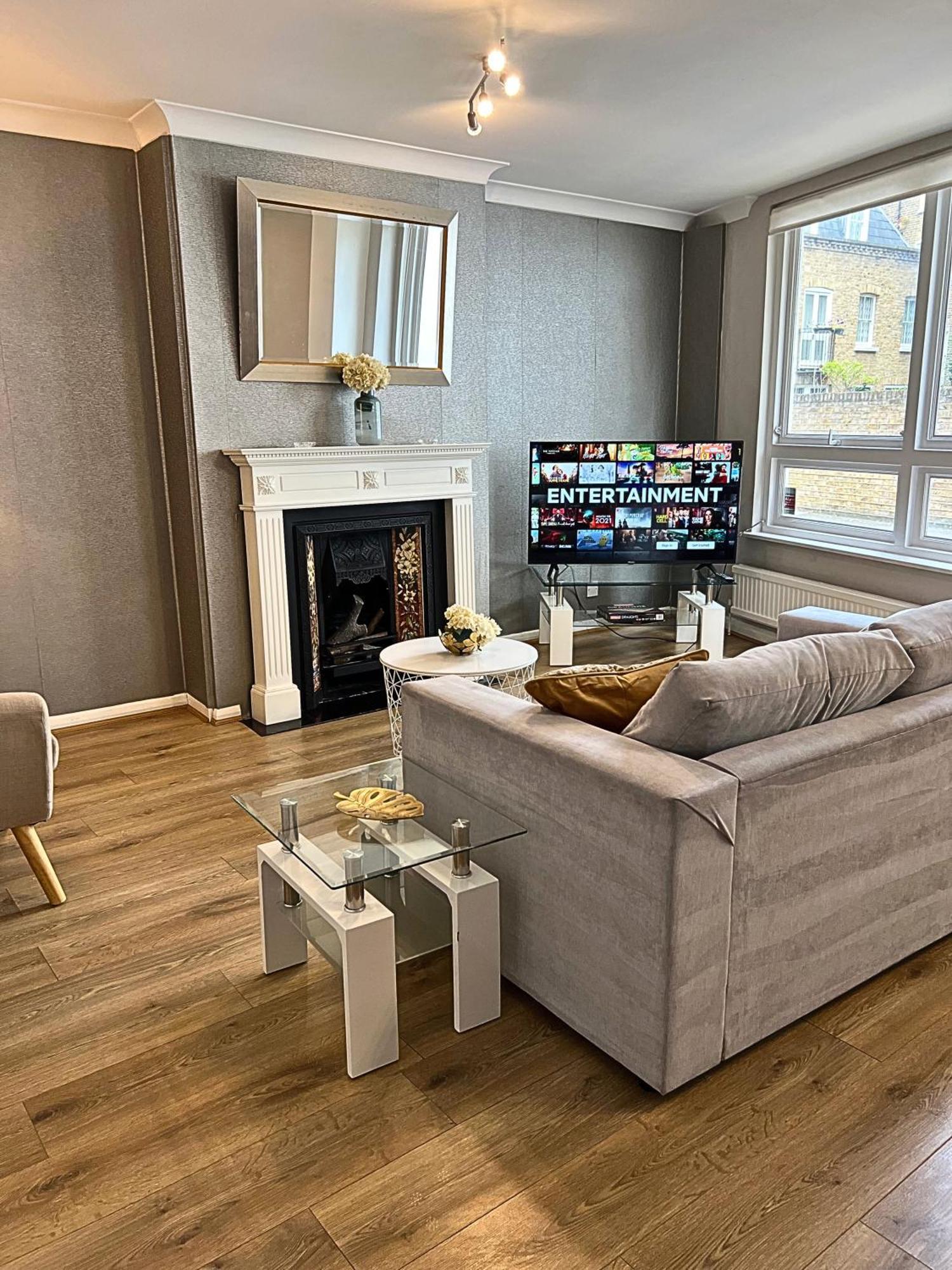 Kensington 2 Bedroom House-big Living Area And Kitchen-harrods-national History Museum-hyde Park-near 2 Underground Lines Holiday home London