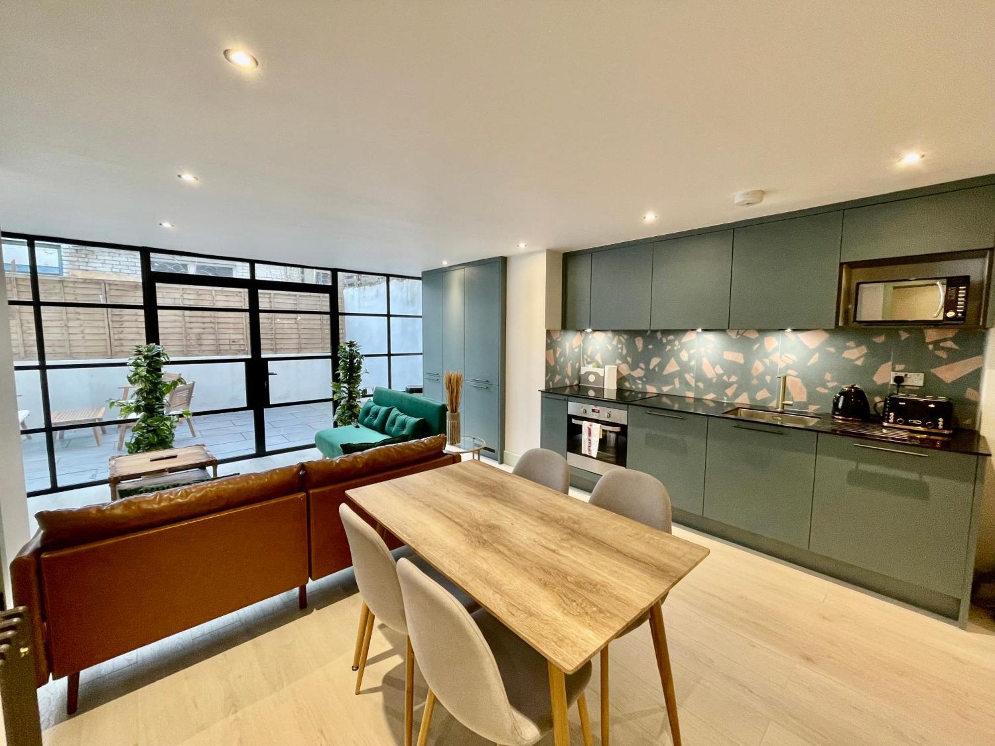 Hackney 1 Bed Garden Flat Apartment