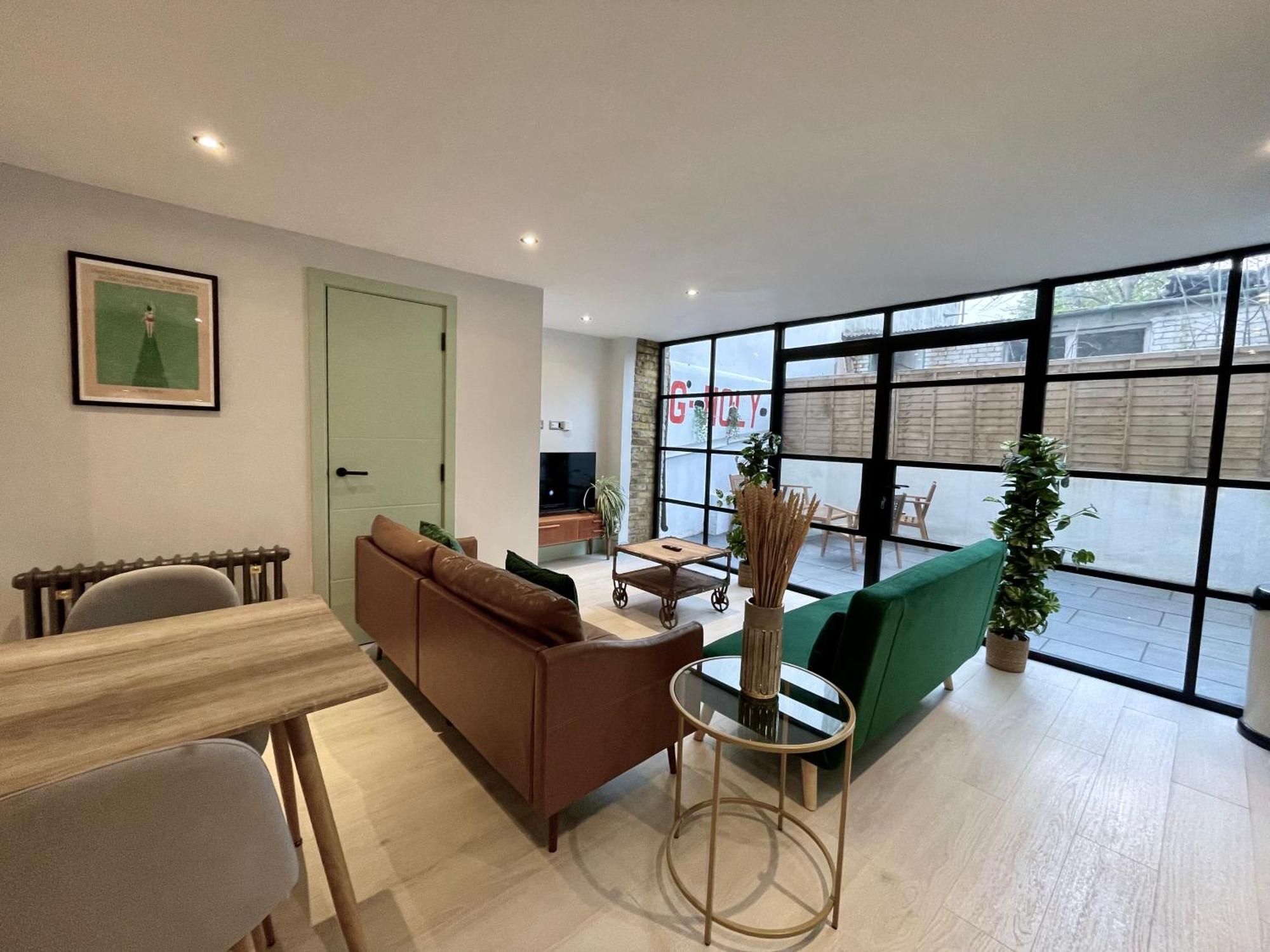 Hackney 1 Bed Garden Flat London
